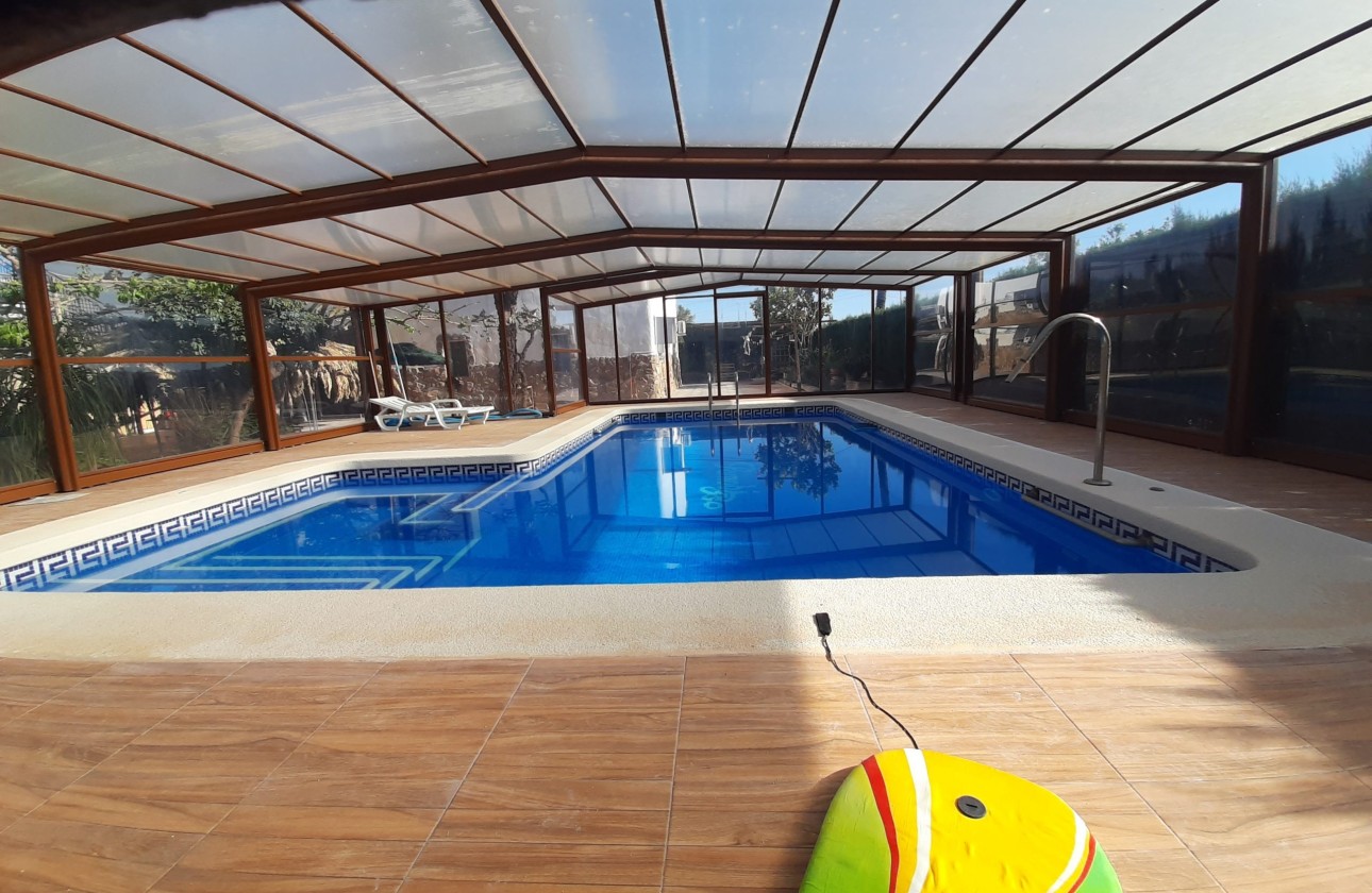 Herverkoop - Vrijstaande Villa -
Orihuela