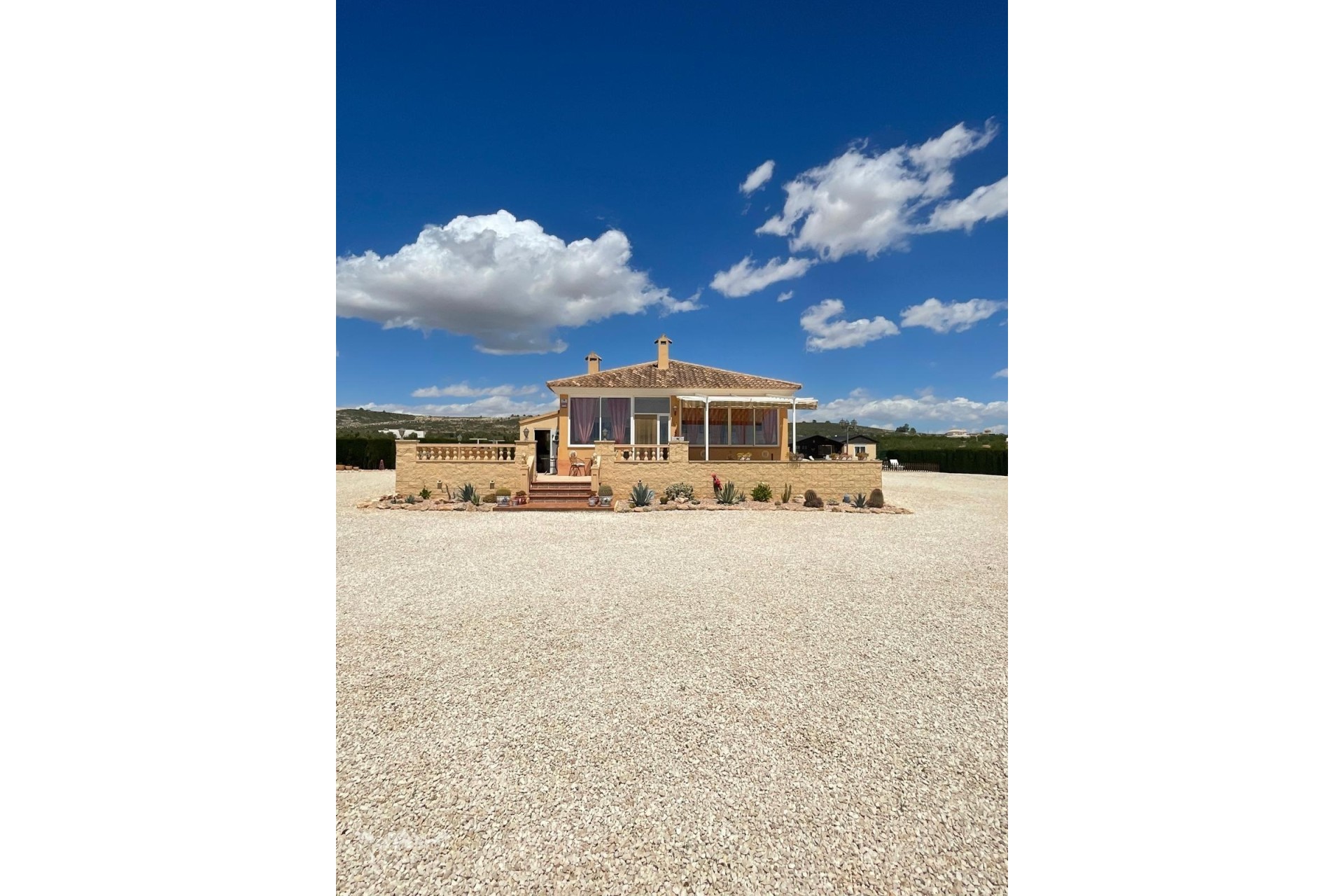 Herverkoop - Vrijstaande Villa -
Pinoso - Pinoso Alicante