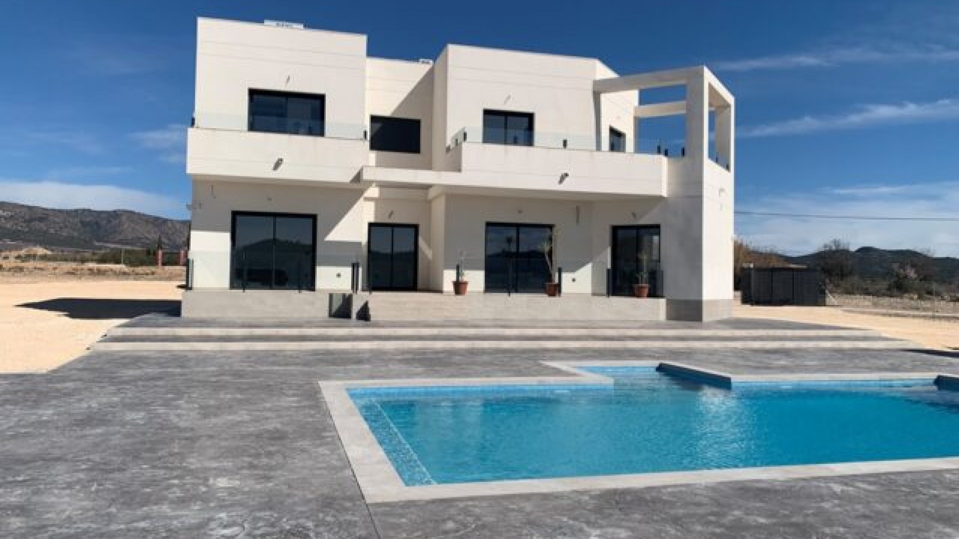 Herverkoop - Vrijstaande Villa -
Pinoso