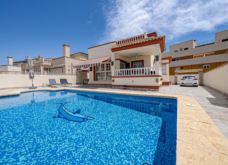 Herverkoop - Vrijstaande Villa -
Playa Flamenca - Montilla