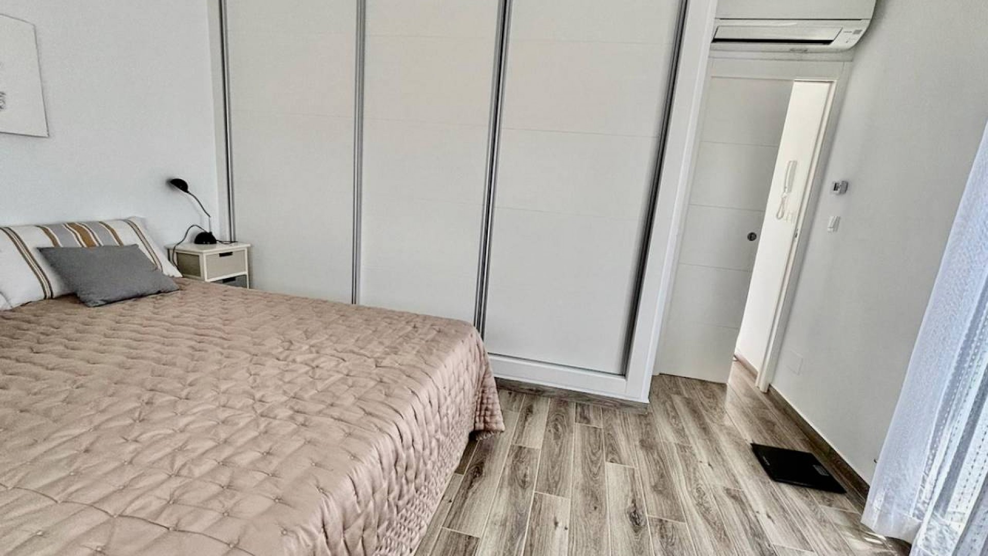 Herverkoop - Vrijstaande Villa -
Punta Prima