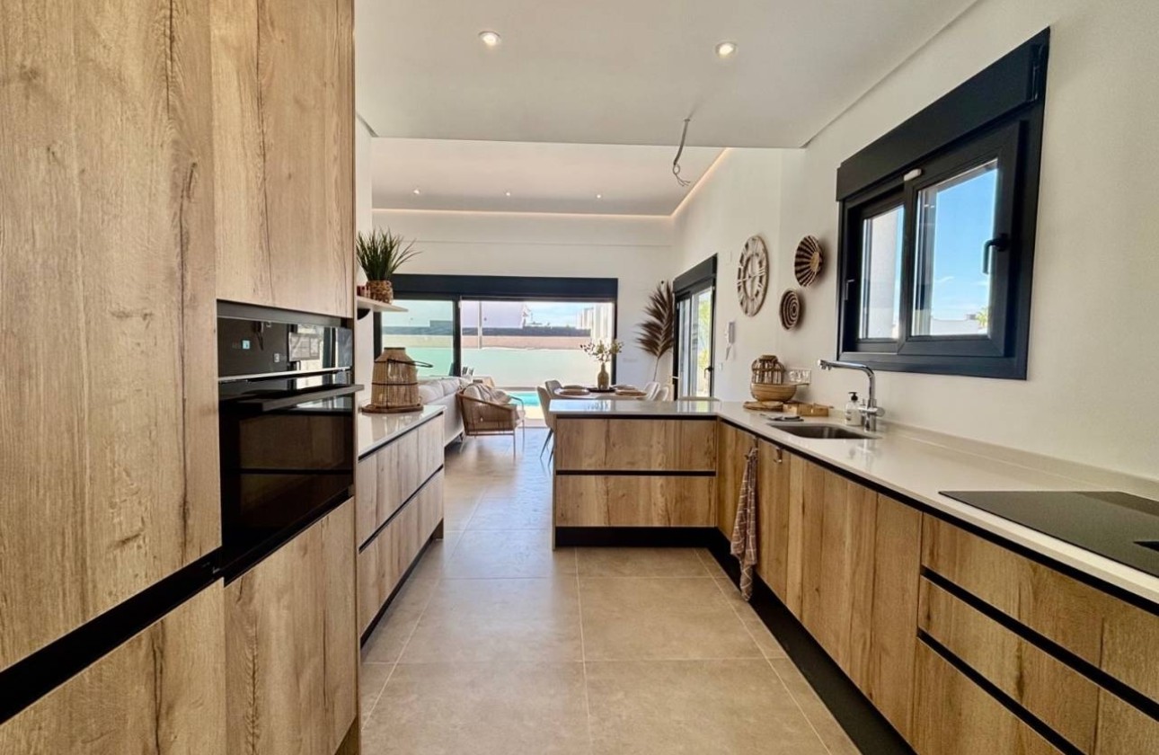 Herverkoop - Vrijstaande Villa -
Rafal