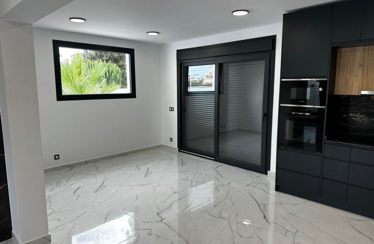 Herverkoop - Vrijstaande Villa -
Rojales - Ciudad Quesada