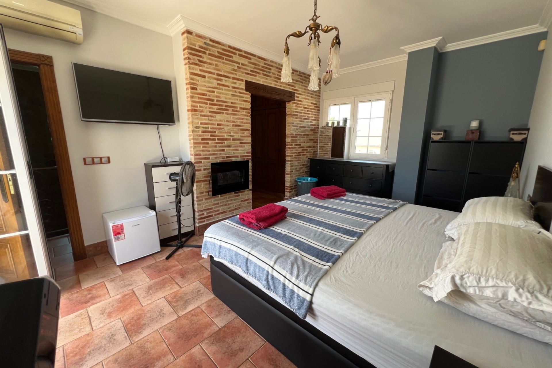 Herverkoop - Vrijstaande Villa -
San Fulgencio - La Escuera