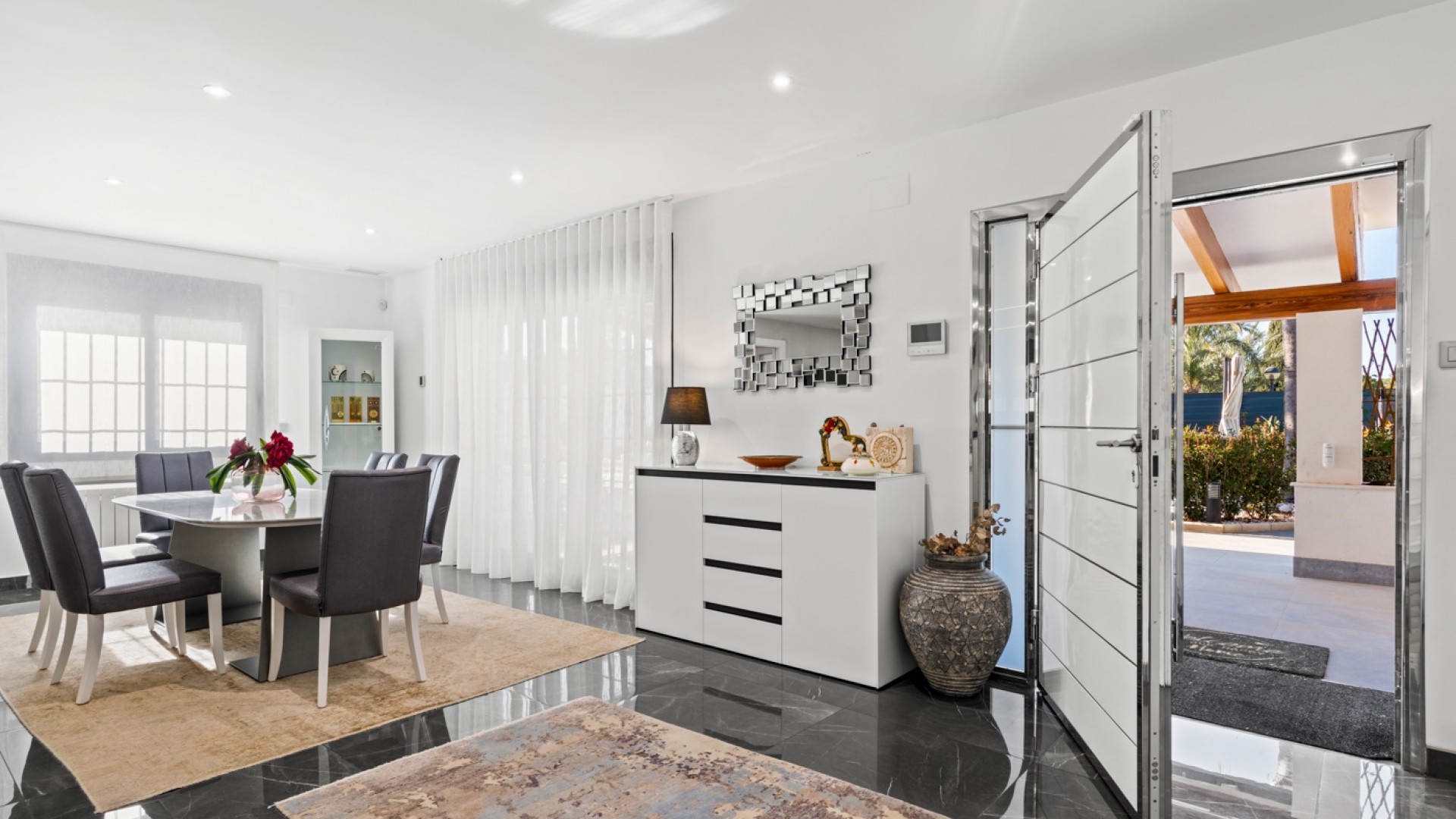 Herverkoop - Vrijstaande Villa -
San Juan de Alicante - Frank Espinós