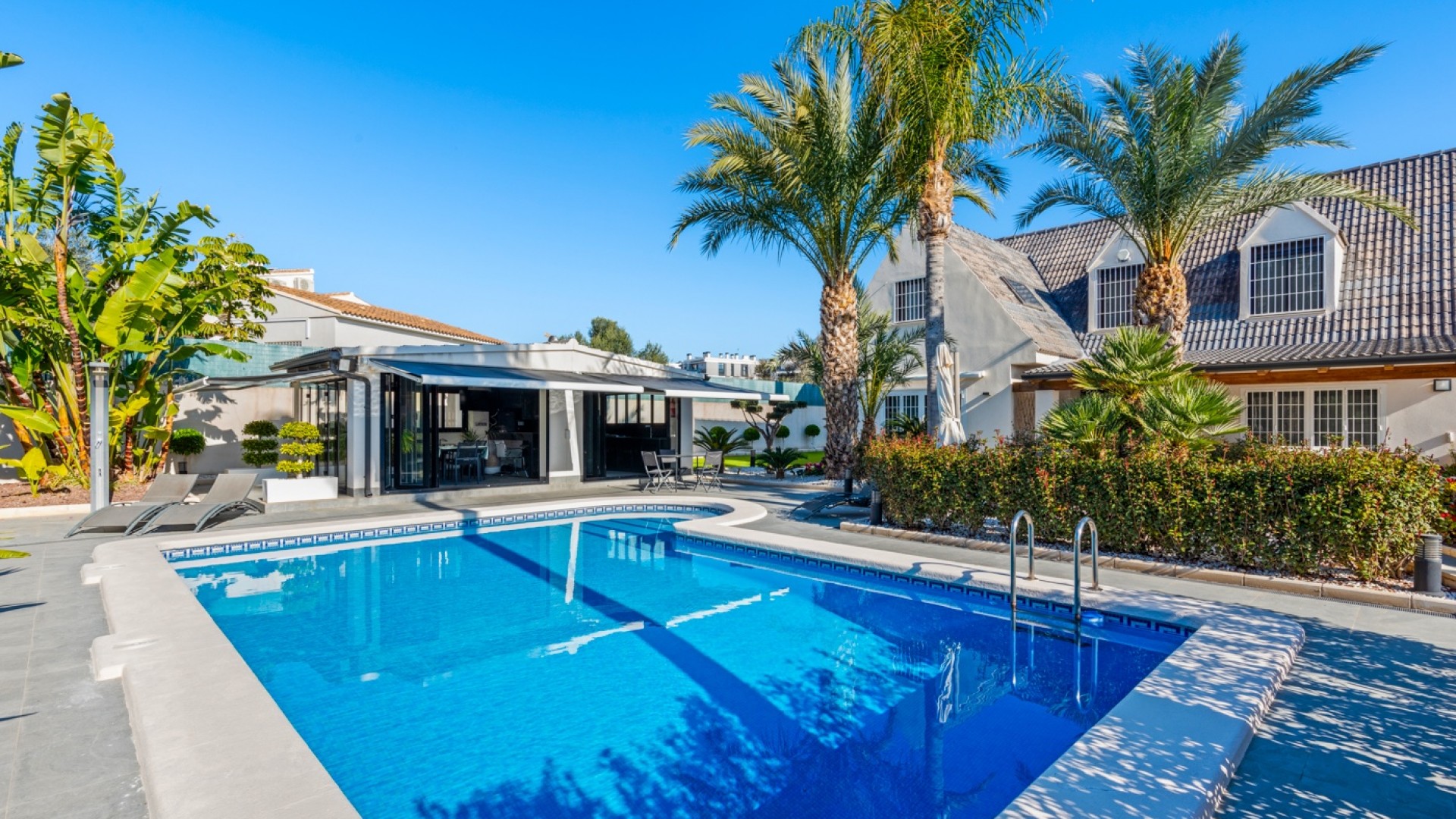 Herverkoop - Vrijstaande Villa -
San Juan de Alicante - Frank Espinós