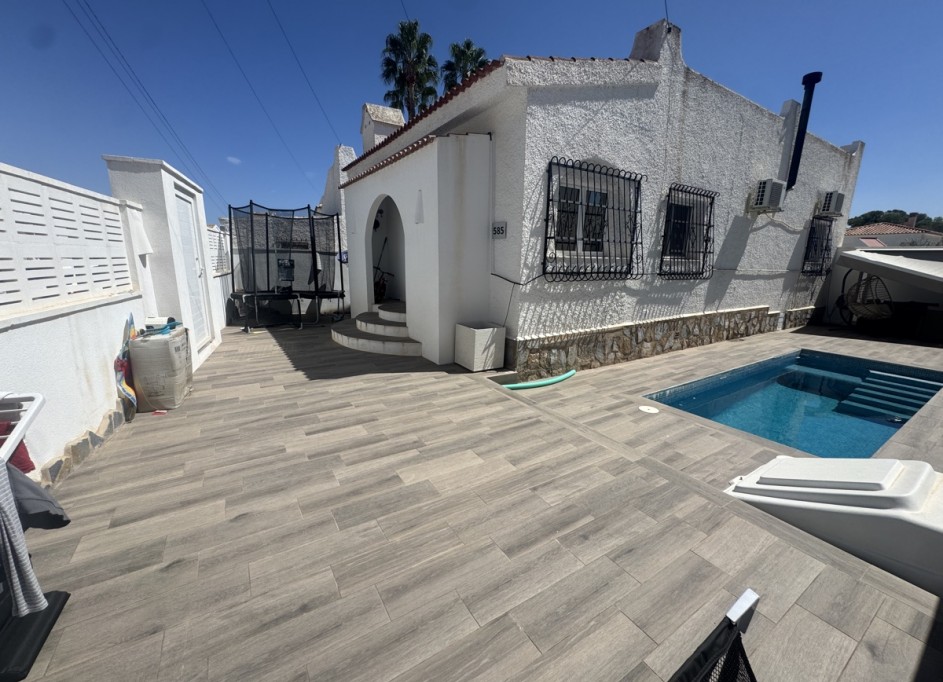 Herverkoop - Vrijstaande Villa -
San Miguel de Salinas - Blue Lagoon