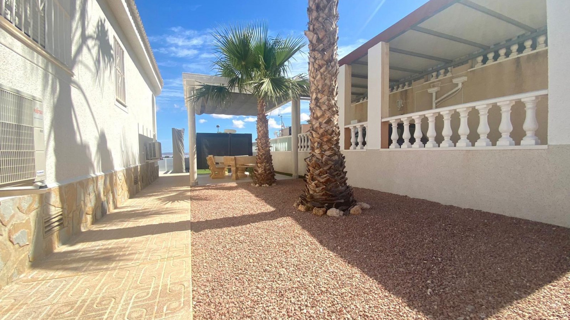 Herverkoop - Vrijstaande Villa -
San Miguel de Salinas - BLUE LAGOON