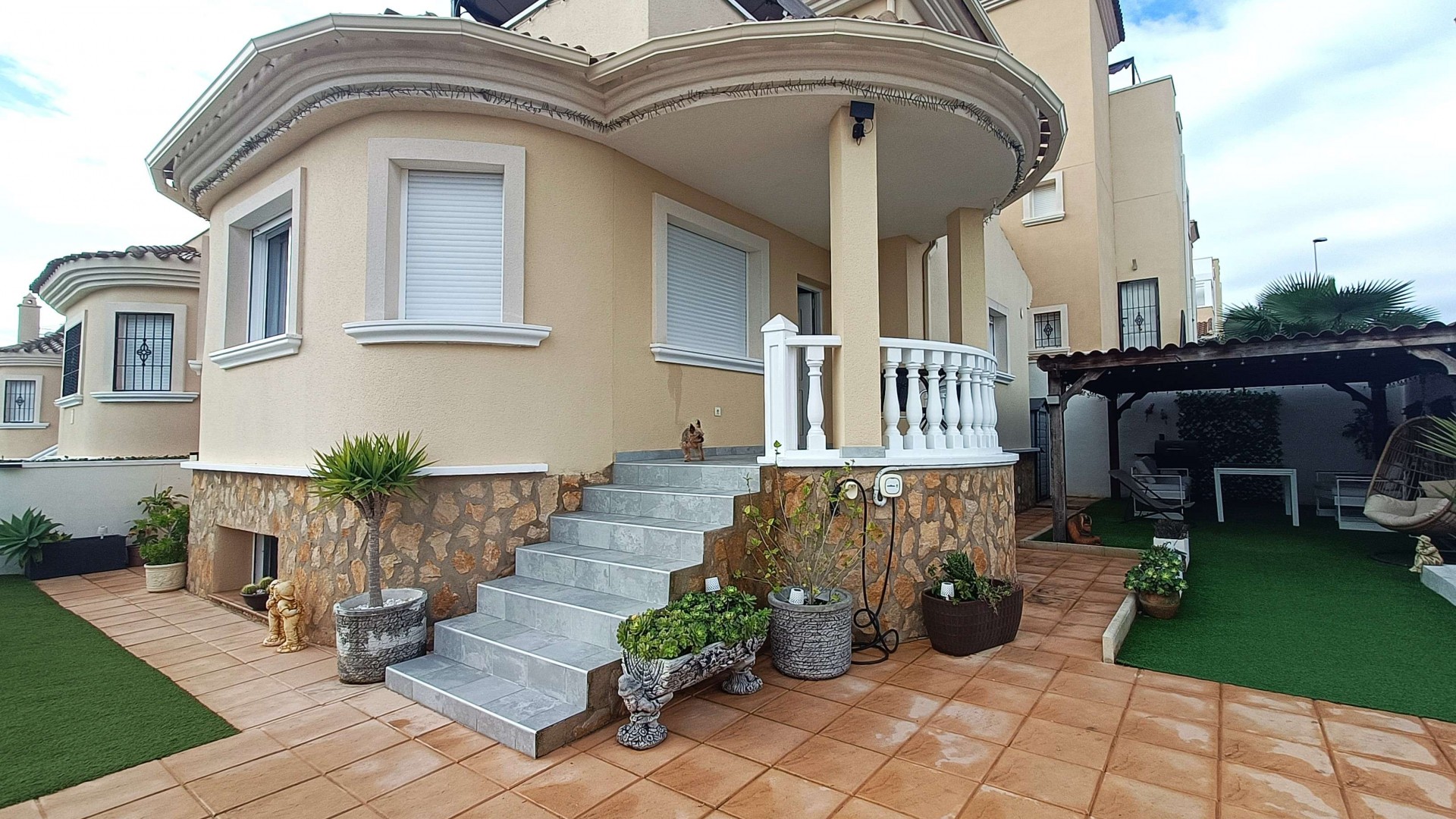 Herverkoop - Vrijstaande Villa -
San Miguel de Salinas - Comunidad de las Comunicaciones