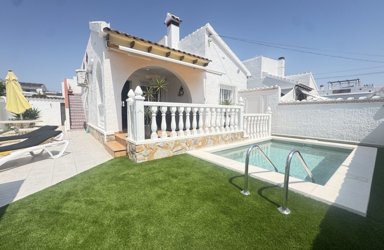 Herverkoop - Vrijstaande Villa -
San Miguel de Salinas - Eagles Nest