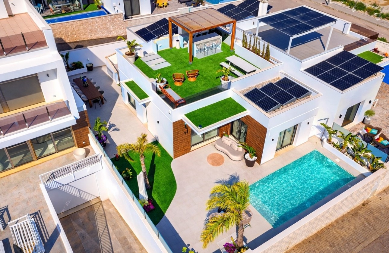 Herverkoop - Vrijstaande Villa -
San Miguel de Salinas - Inland