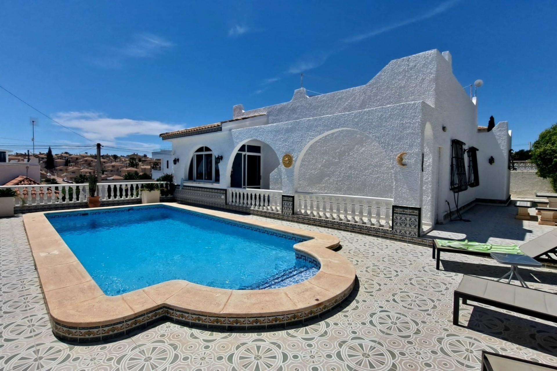Herverkoop - Vrijstaande Villa -
San Miguel de Salinas - Inland