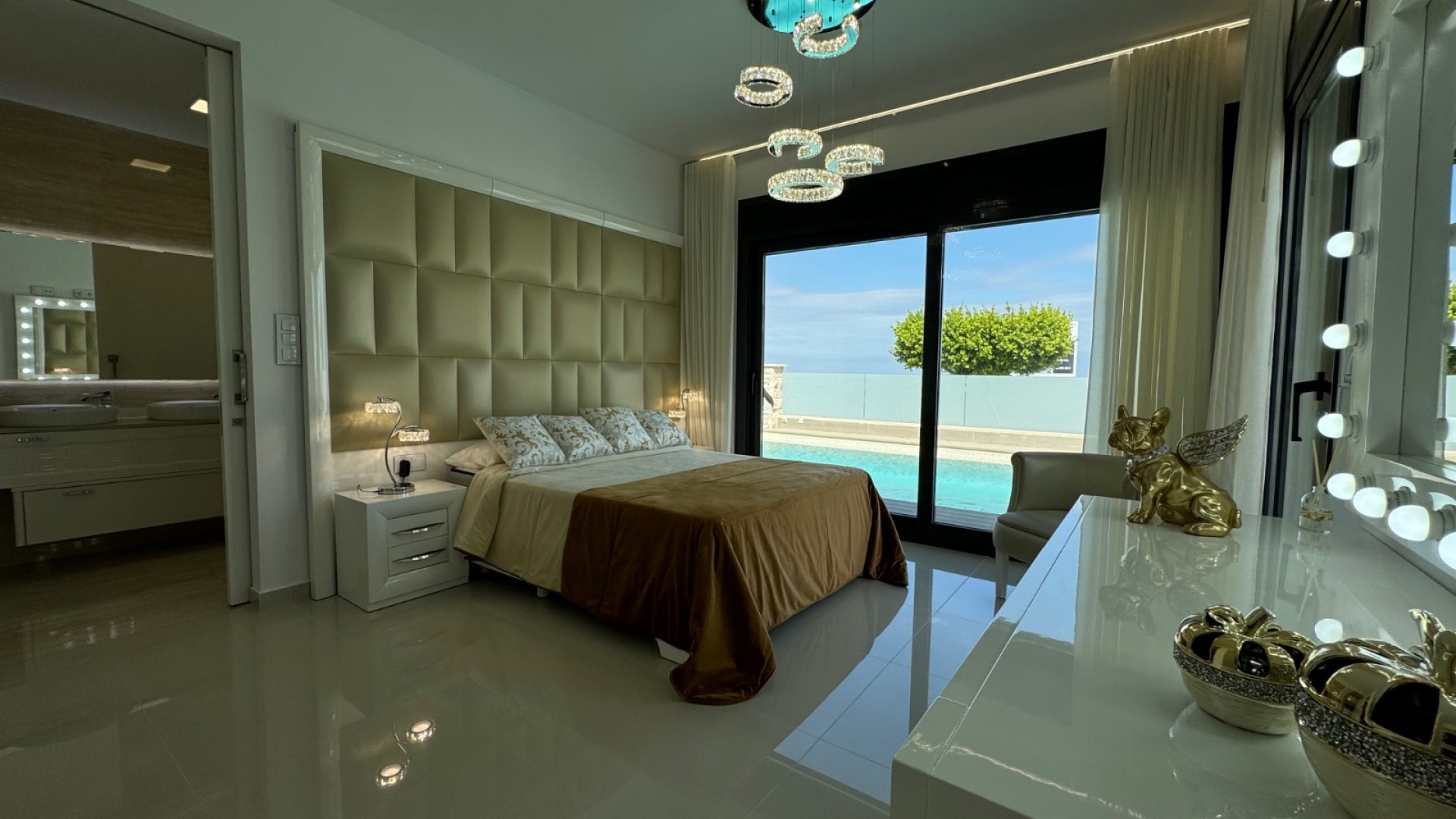 Herverkoop - Vrijstaande Villa -
San Miguel de Salinas - San Miguel Salinas