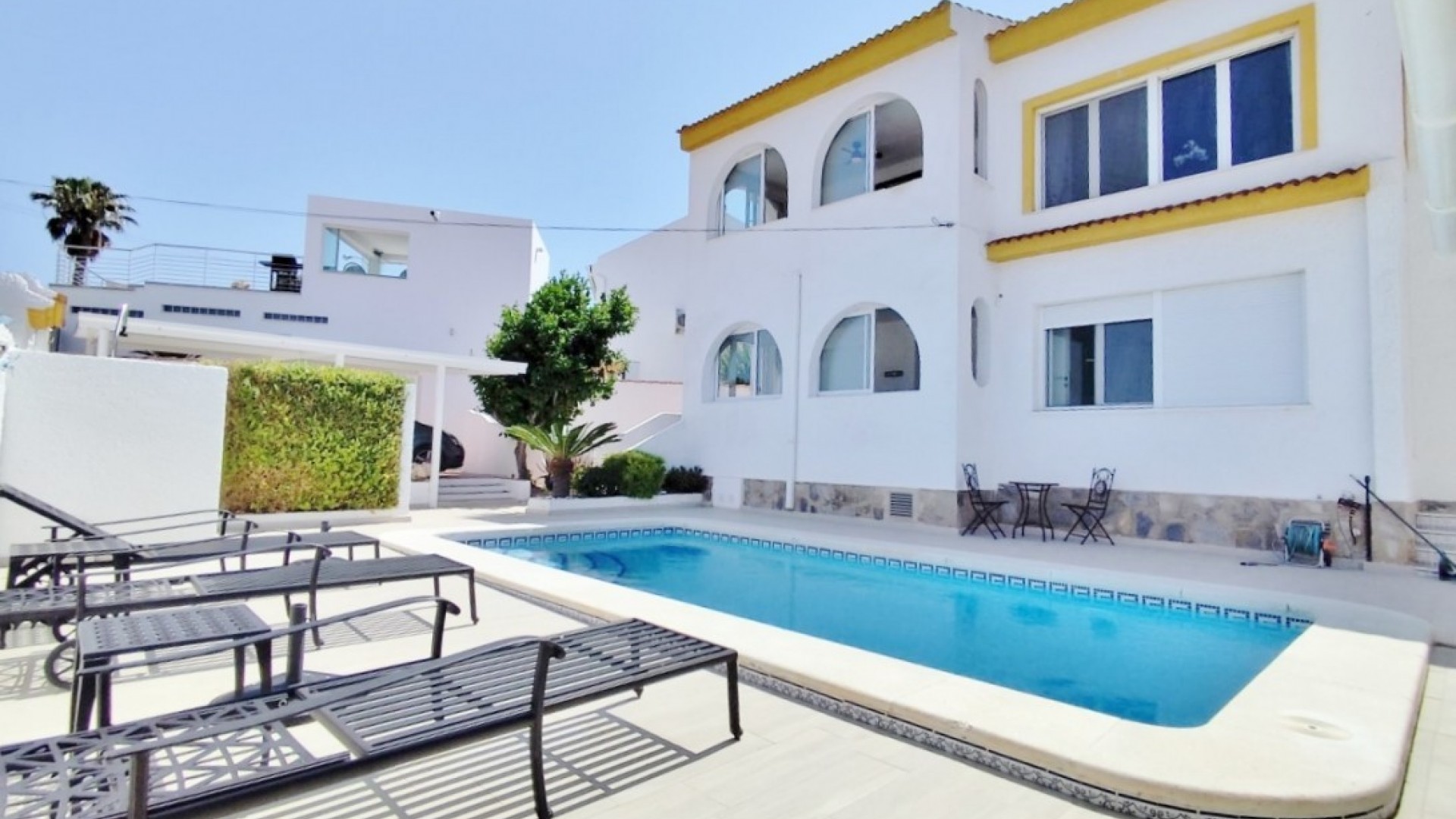 Herverkoop - Vrijstaande Villa -
San Miguel de Salinas