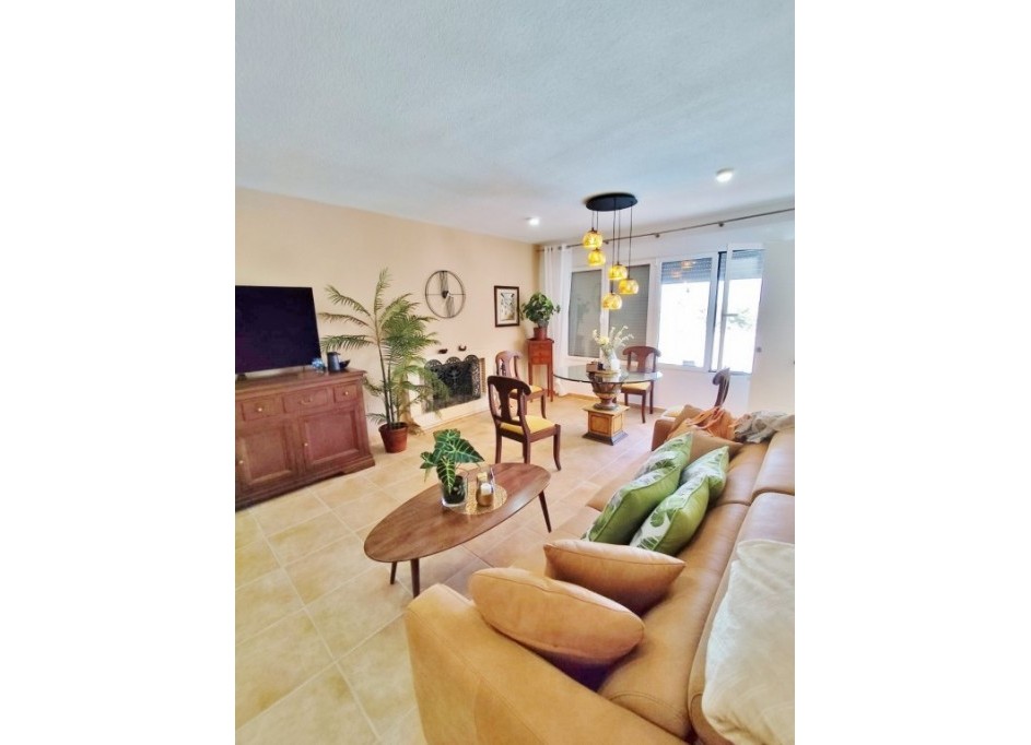 Herverkoop - Vrijstaande Villa -
San Miguel de Salinas