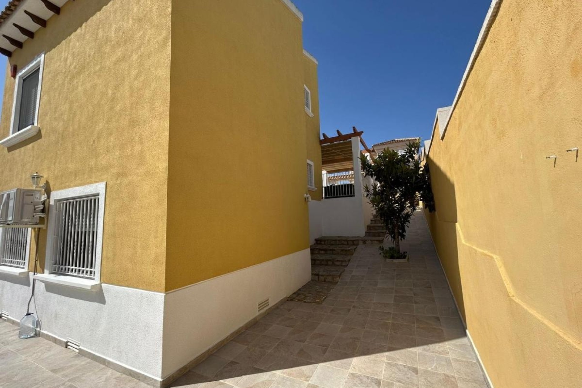 Herverkoop - Vrijstaande Villa -
San Miguel de Salinas