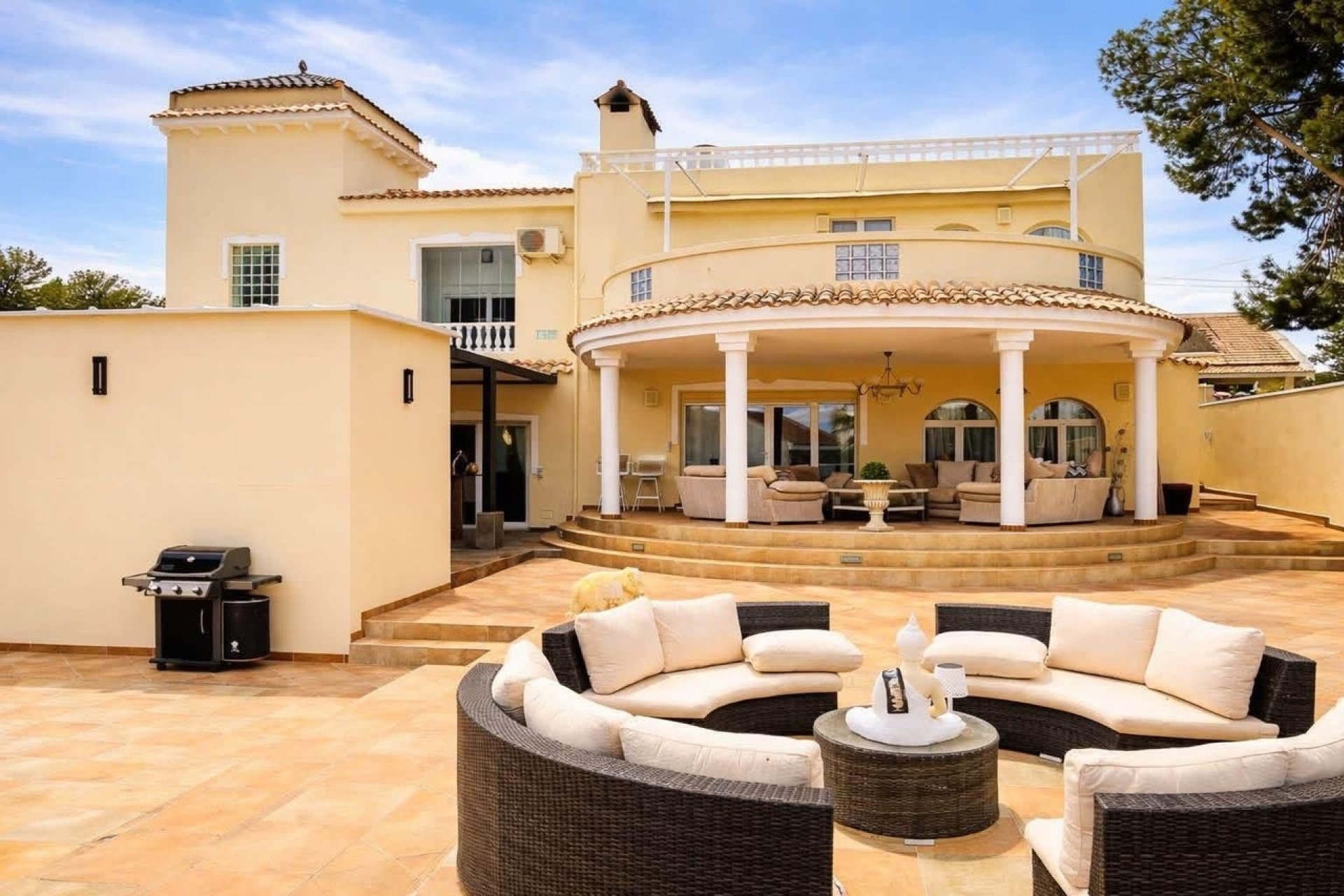Herverkoop - Vrijstaande Villa -
San Miguel de Salinas