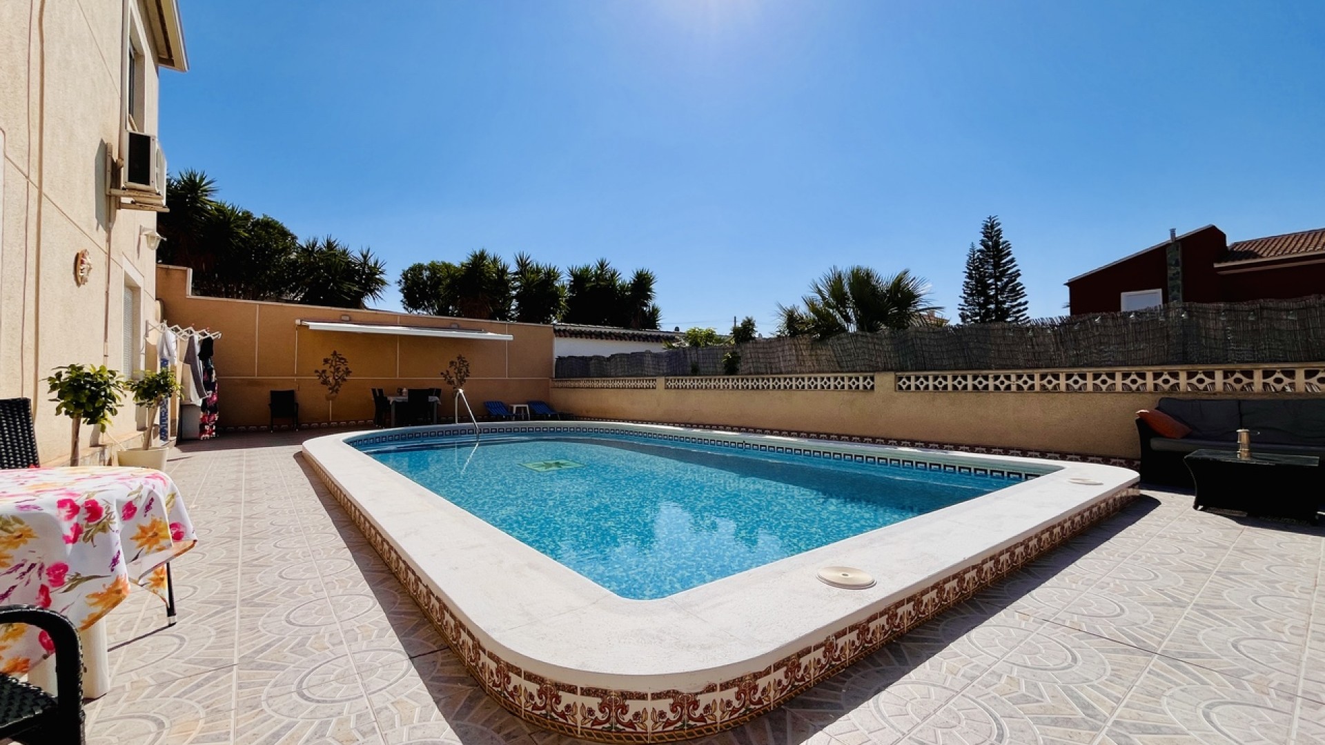 Herverkoop - Vrijstaande Villa -
San Miguel de Salinas