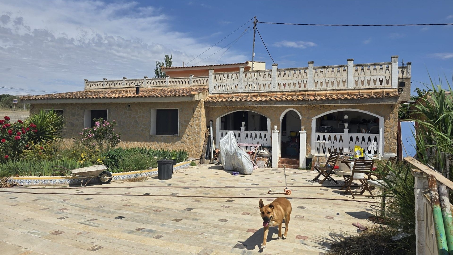 Herverkoop - Vrijstaande Villa -
SAX