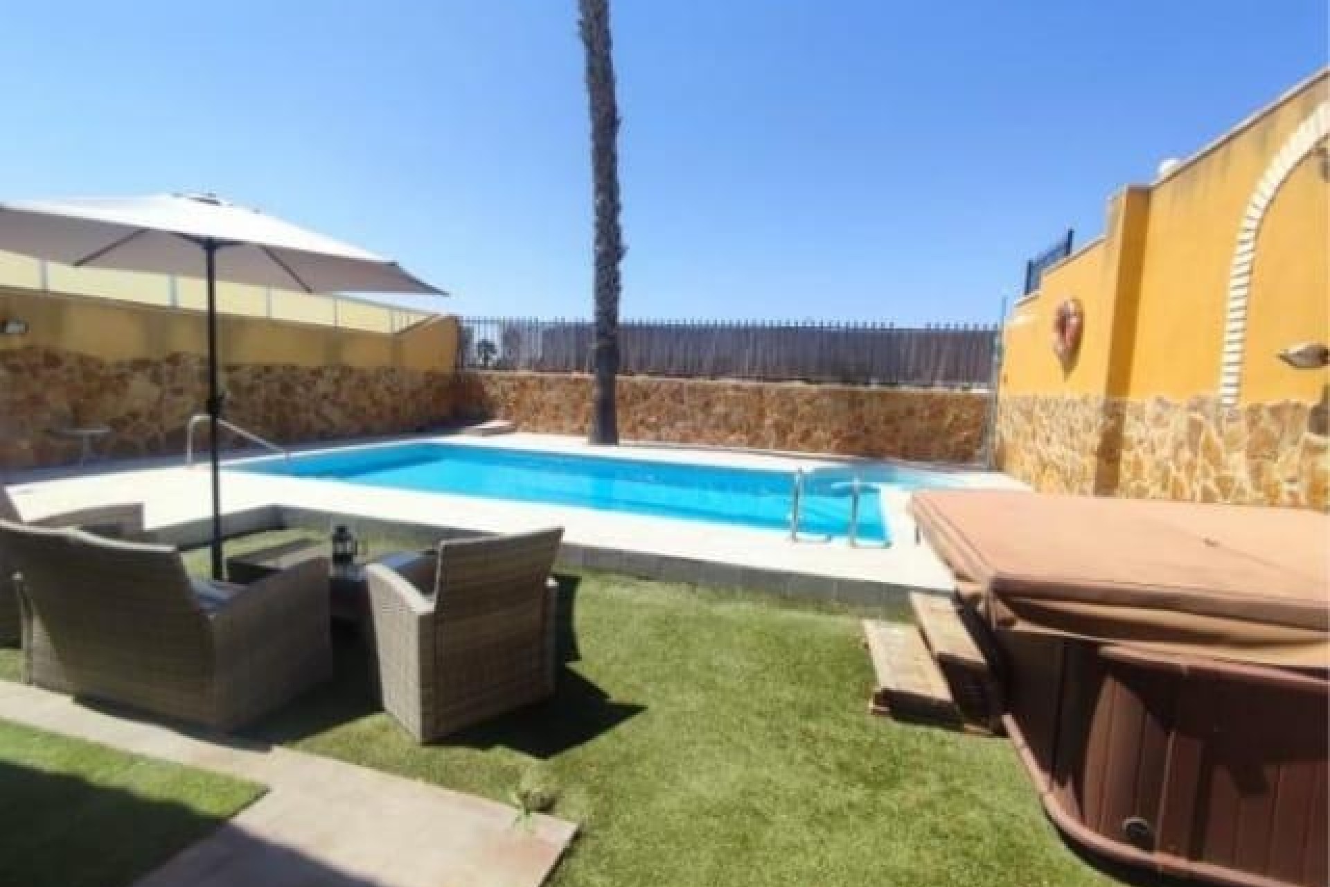 Herverkoop - Vrijstaande Villa -
Torrevieja - Aguas Nuevas