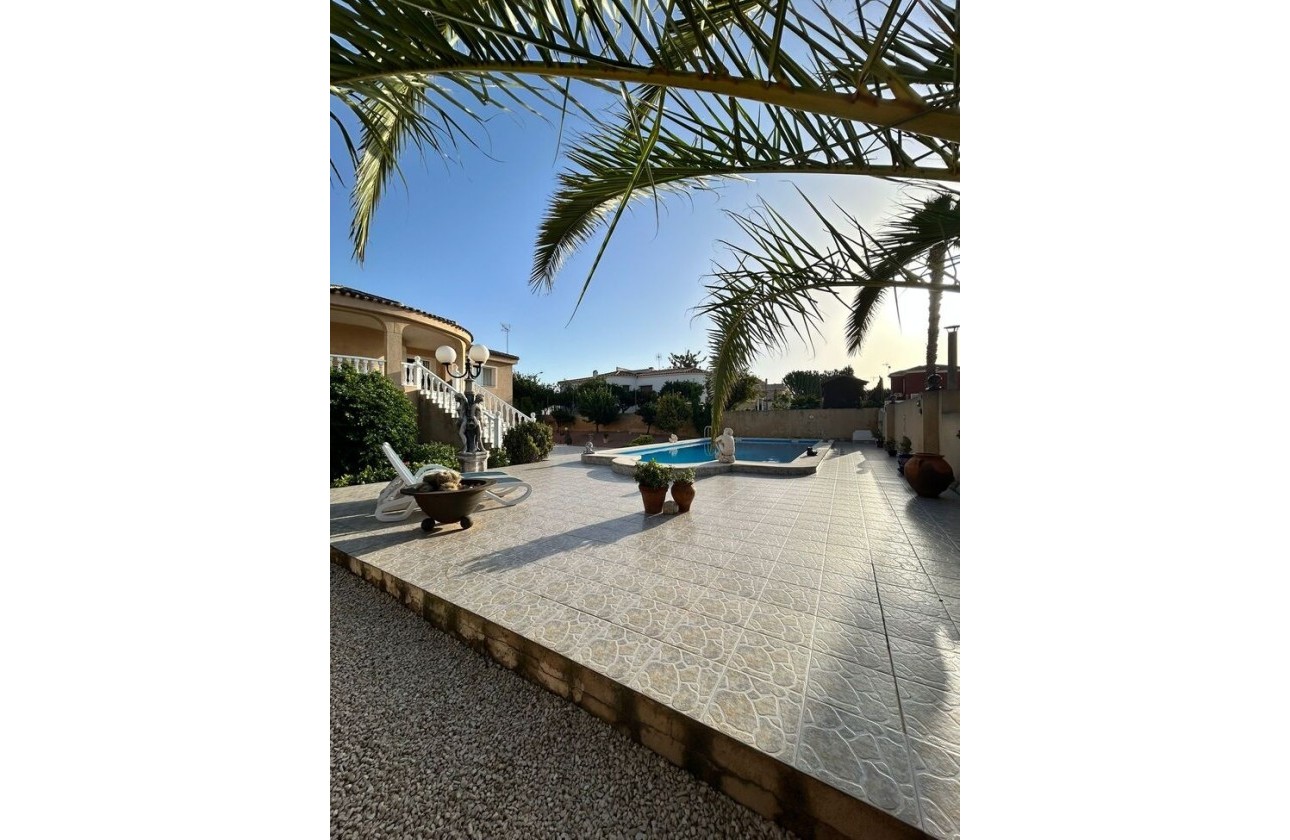 Herverkoop - Vrijstaande Villa -
Torrevieja - Aguas Nuevas