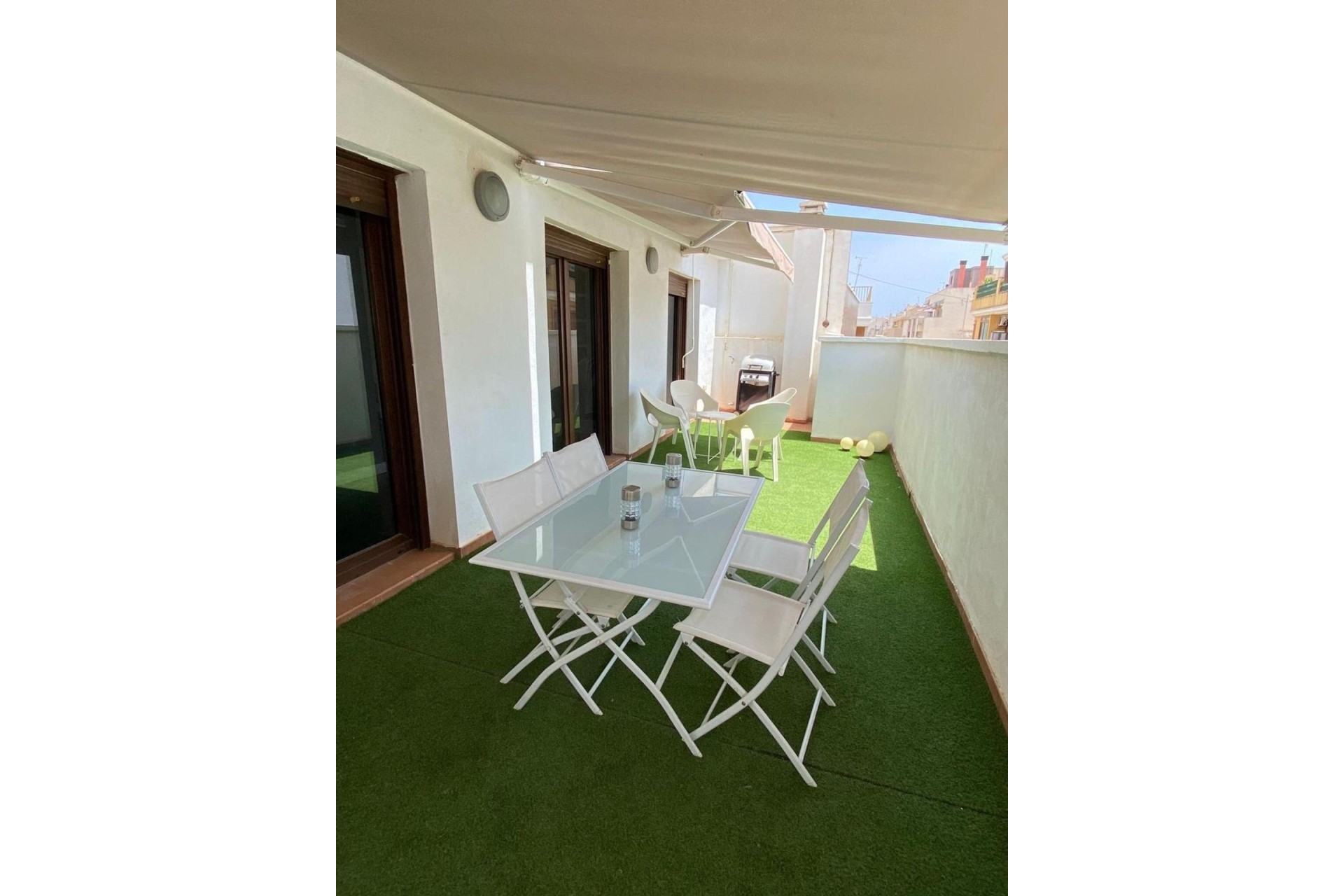 Herverkoop - Vrijstaande Villa -
Torrevieja - Centro - Muelle Pesquero