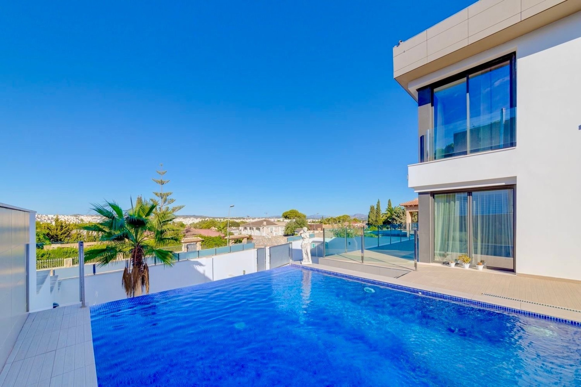 Herverkoop - Vrijstaande Villa -
Torrevieja - Costa Blanca