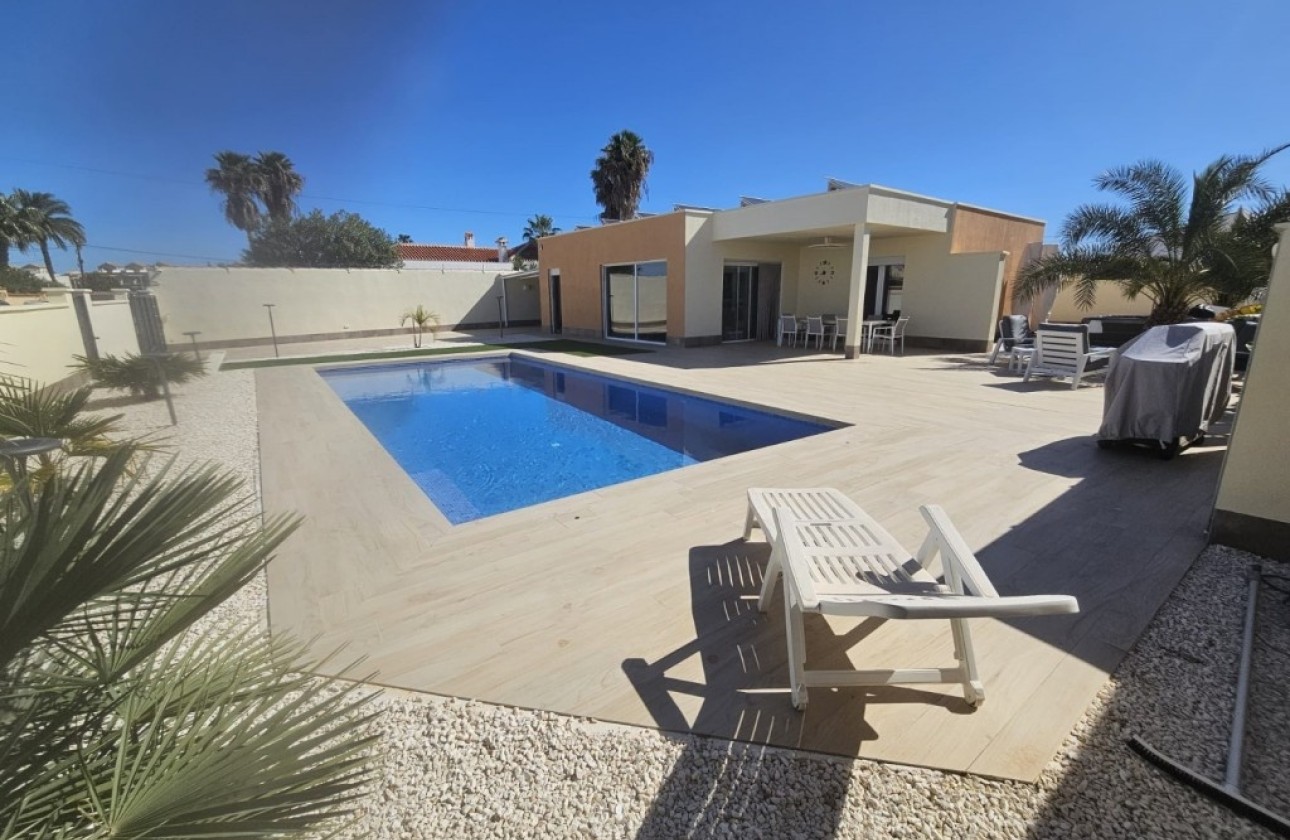 Herverkoop - Vrijstaande Villa -
Torrevieja - Costa Blanca