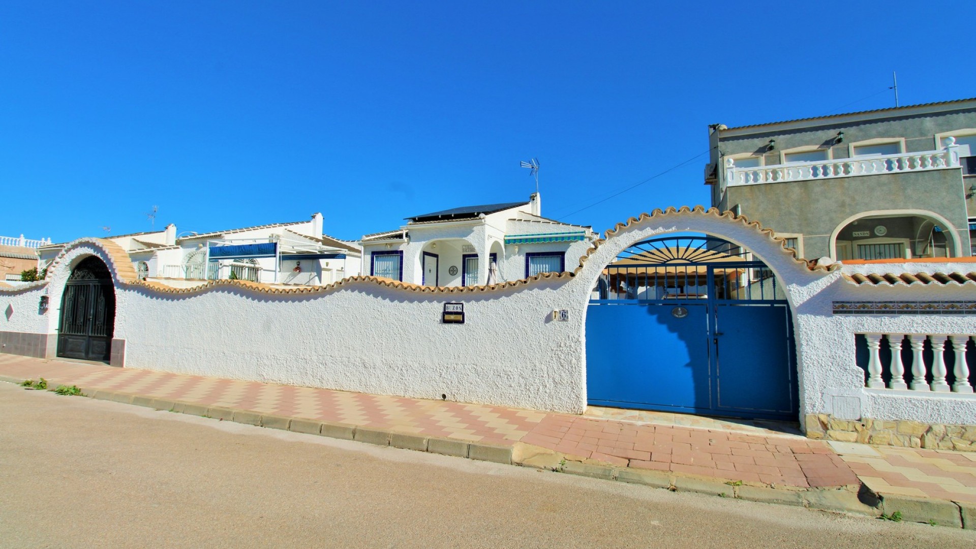 Herverkoop - Vrijstaande Villa -
Torrevieja - El chaparral