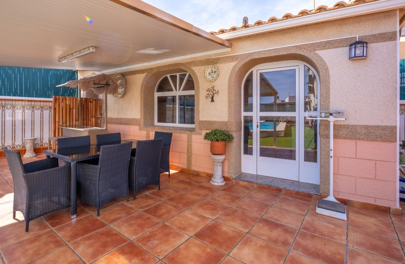Herverkoop - Vrijstaande Villa -
Torrevieja - El chaparral