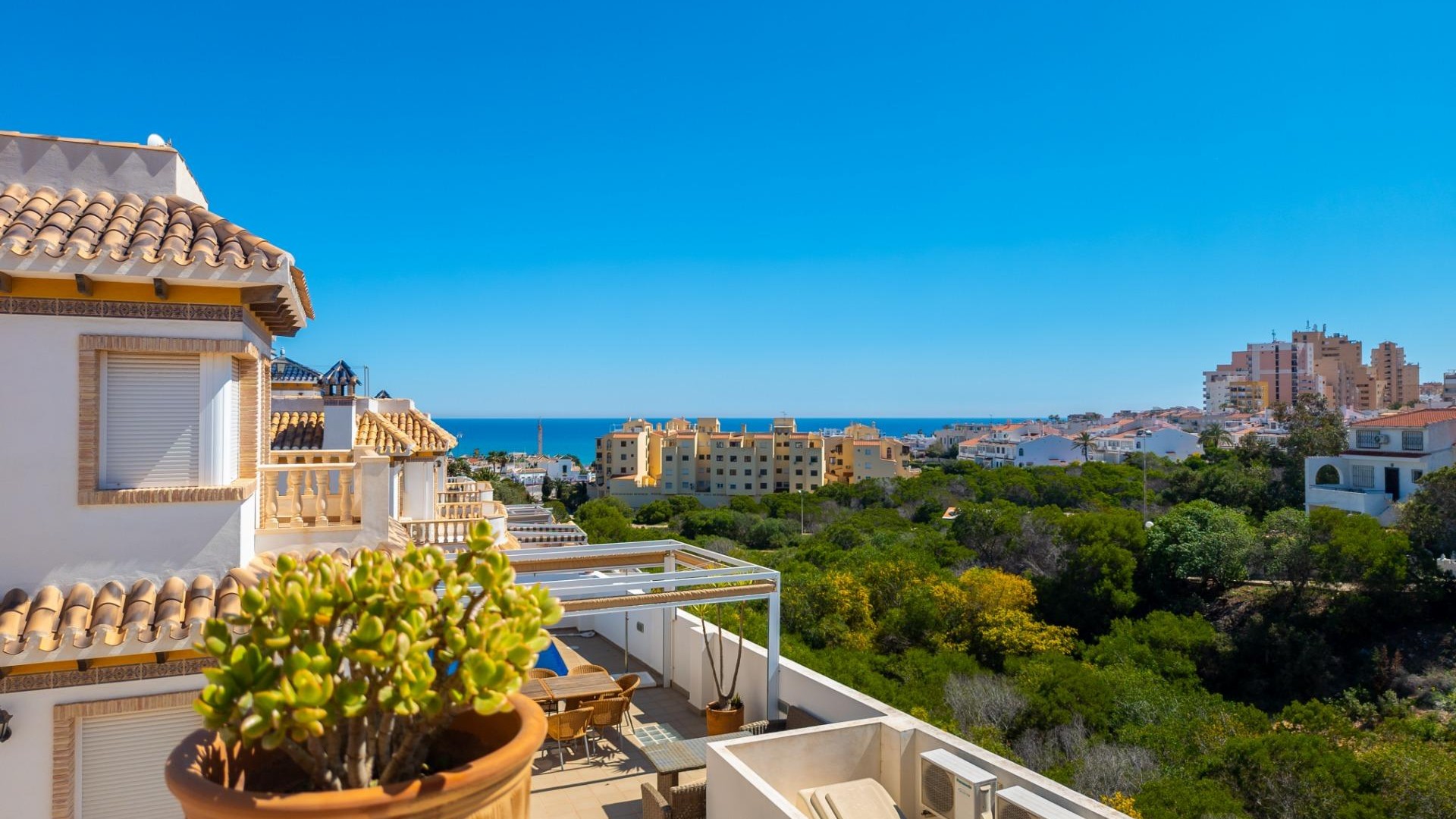 Herverkoop - Vrijstaande Villa -
Torrevieja - La Mata