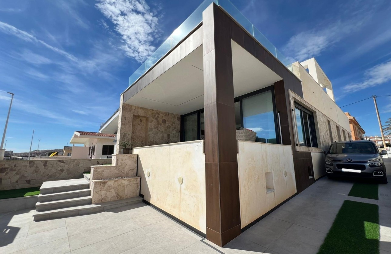 Herverkoop - Vrijstaande Villa -
Torrevieja - La Mata