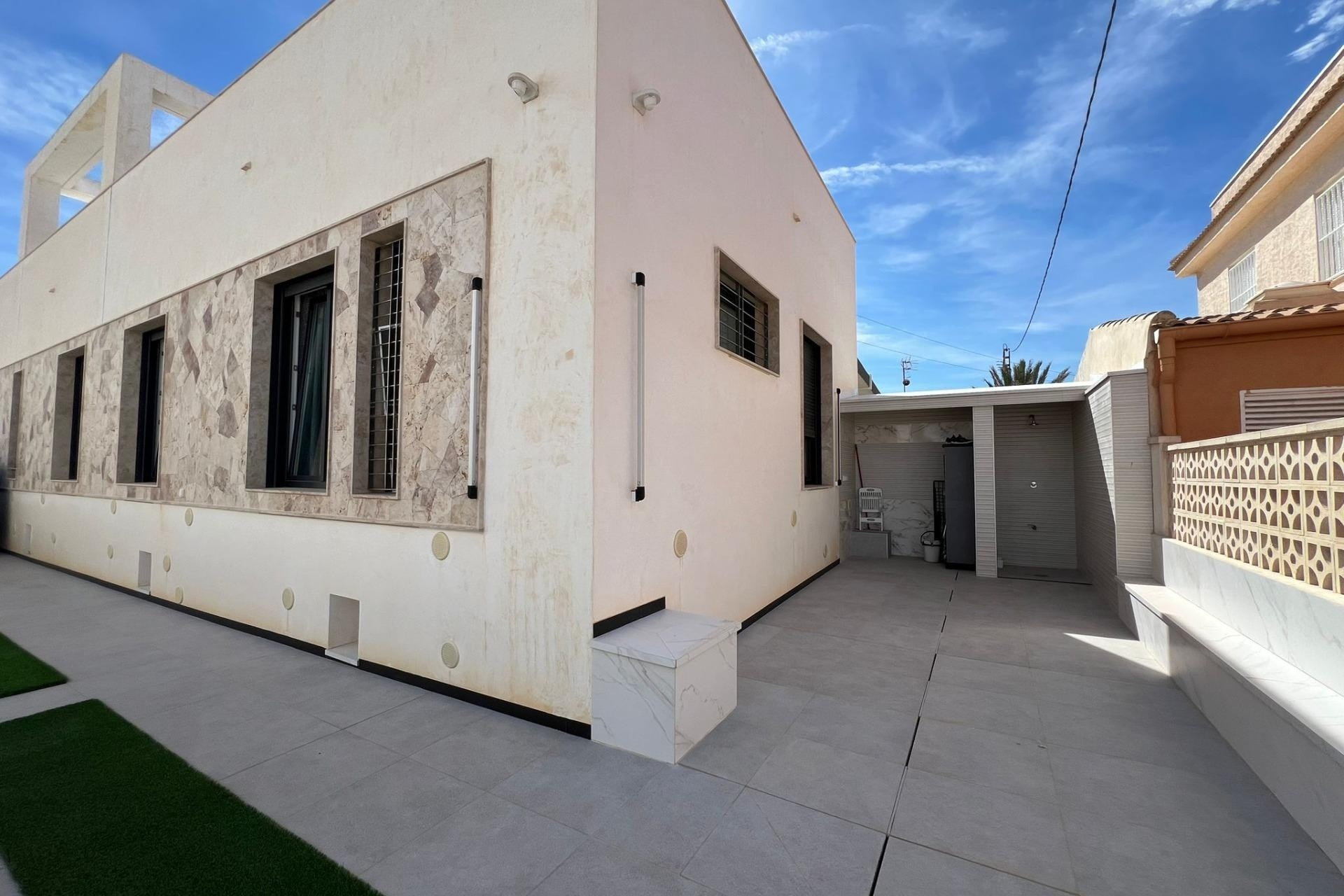 Herverkoop - Vrijstaande Villa -
Torrevieja - La Mata