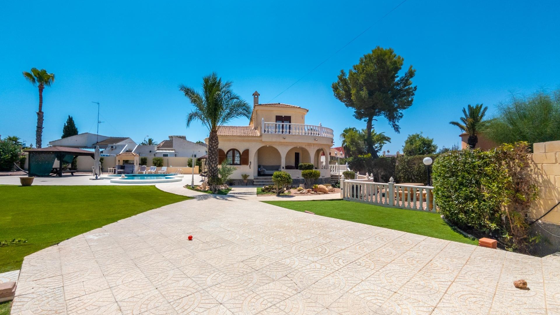 Herverkoop - Vrijstaande Villa -
Torrevieja - La Siesta - El Salado - Torreta