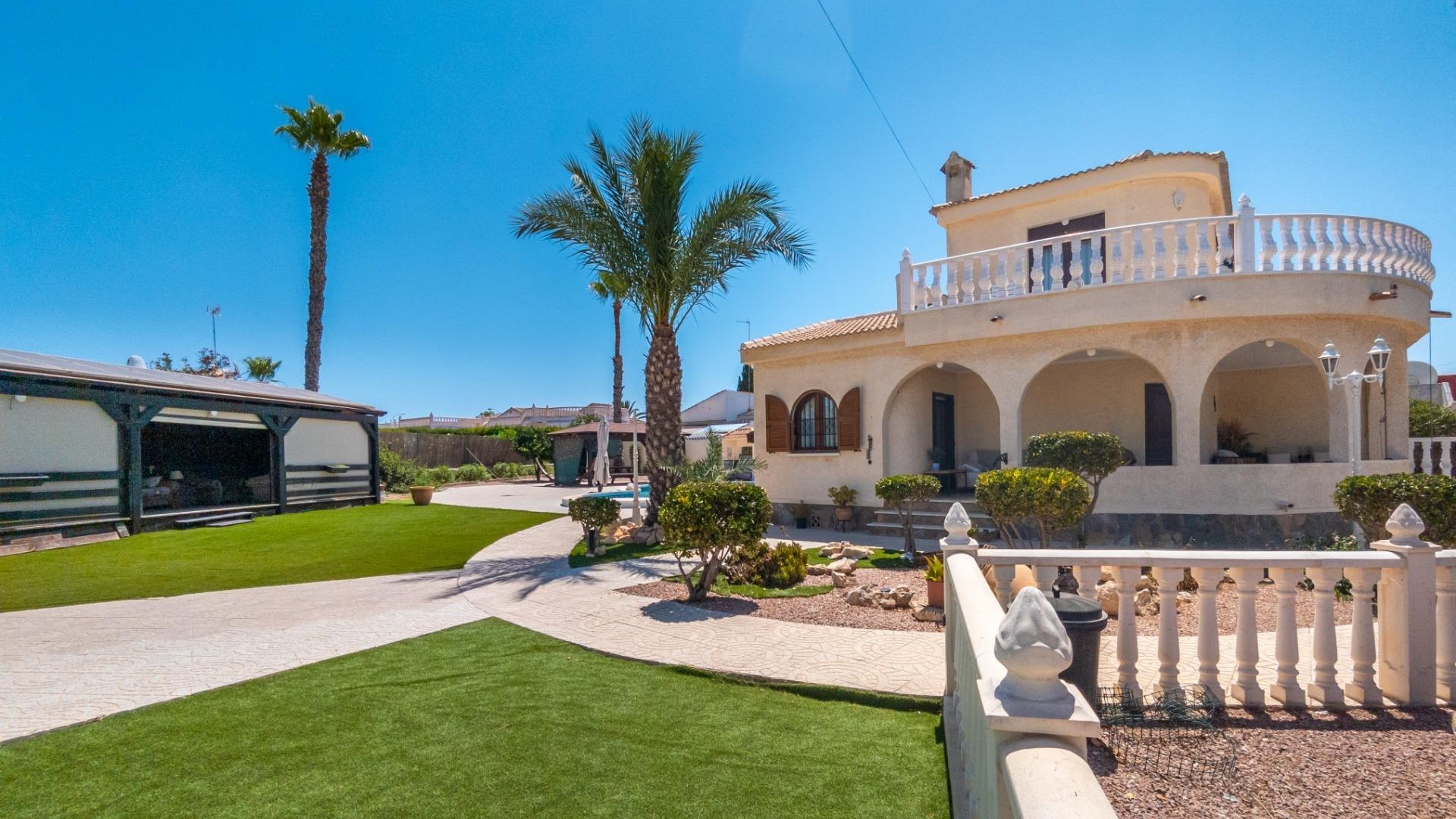 Herverkoop - Vrijstaande Villa -
Torrevieja - La Siesta - El Salado - Torreta