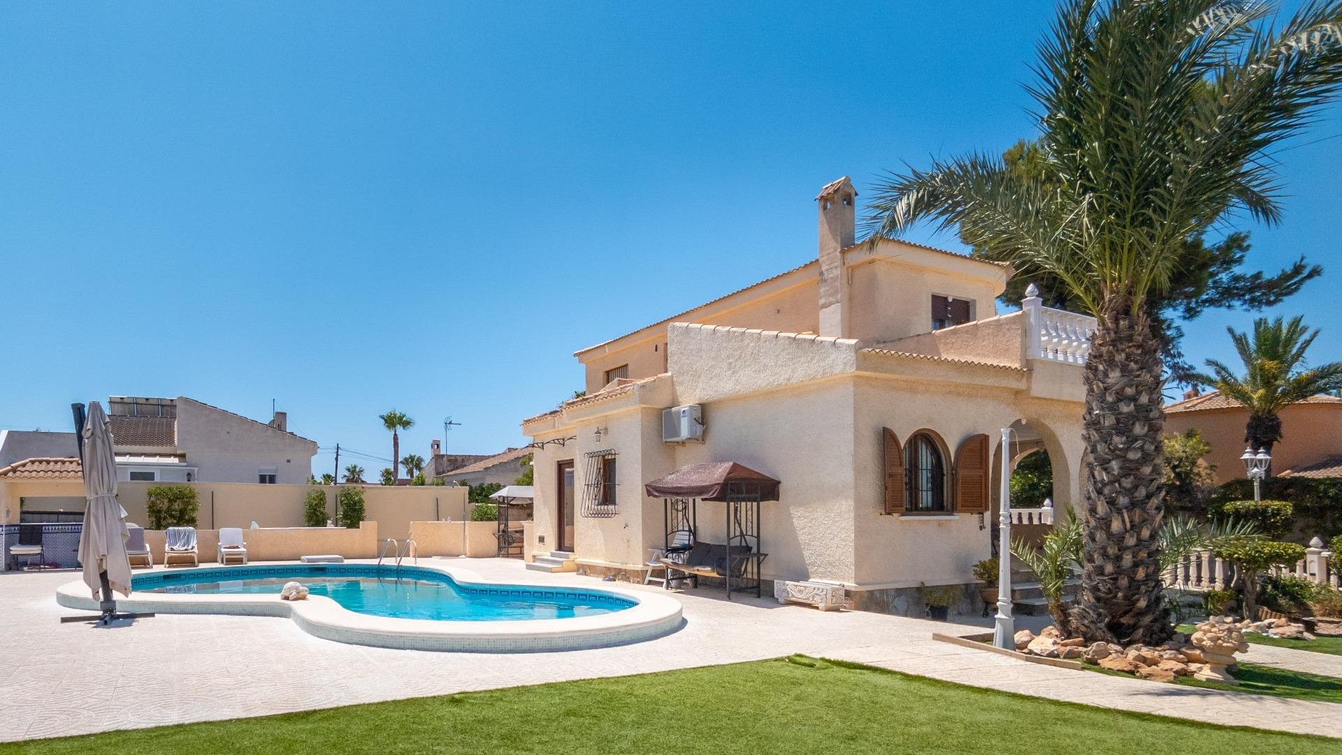 Herverkoop - Vrijstaande Villa -
Torrevieja - La Siesta - El Salado - Torreta