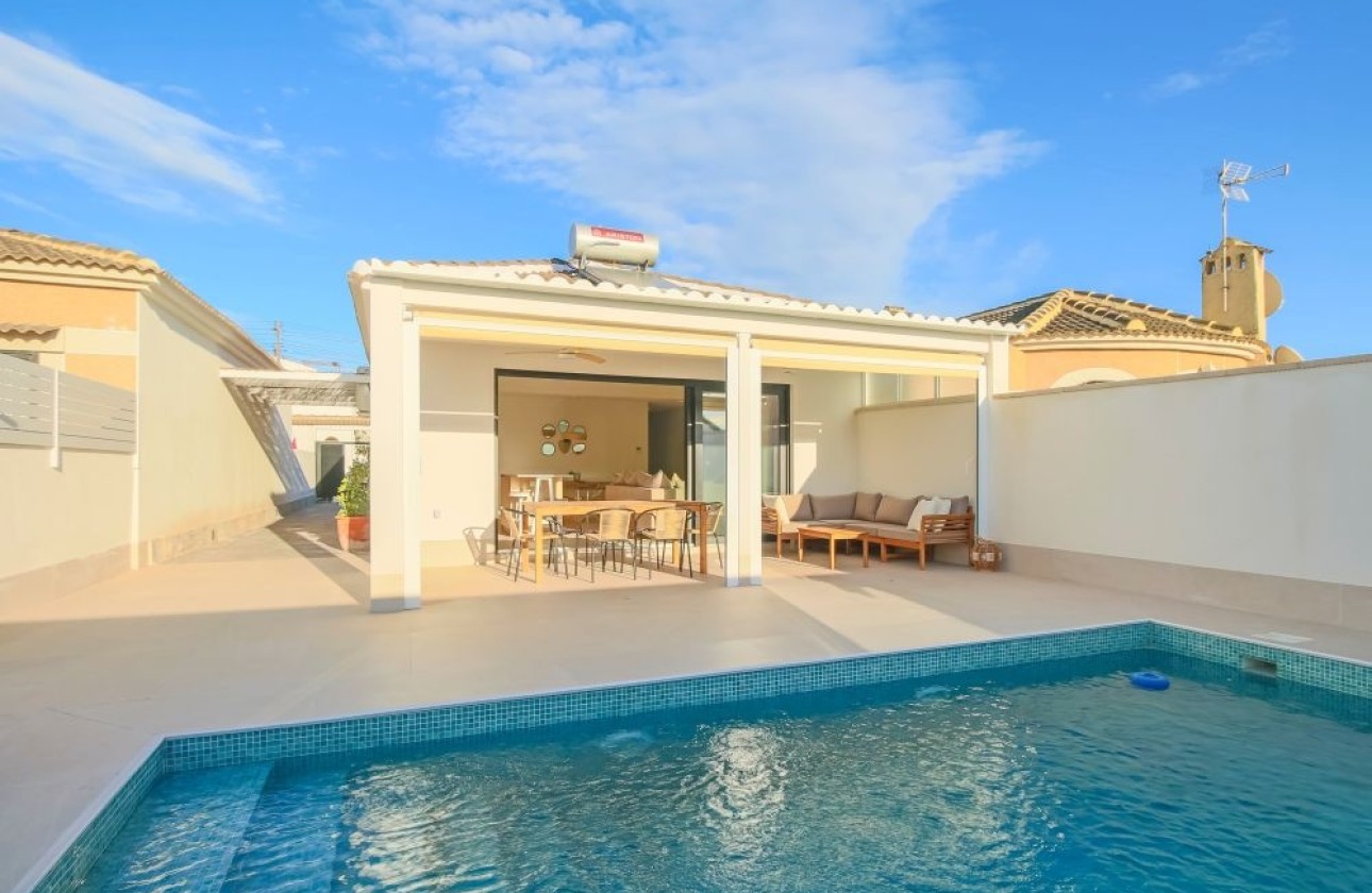 Herverkoop - Vrijstaande Villa -
Torrevieja - La Siesta - El Salado - Torreta
