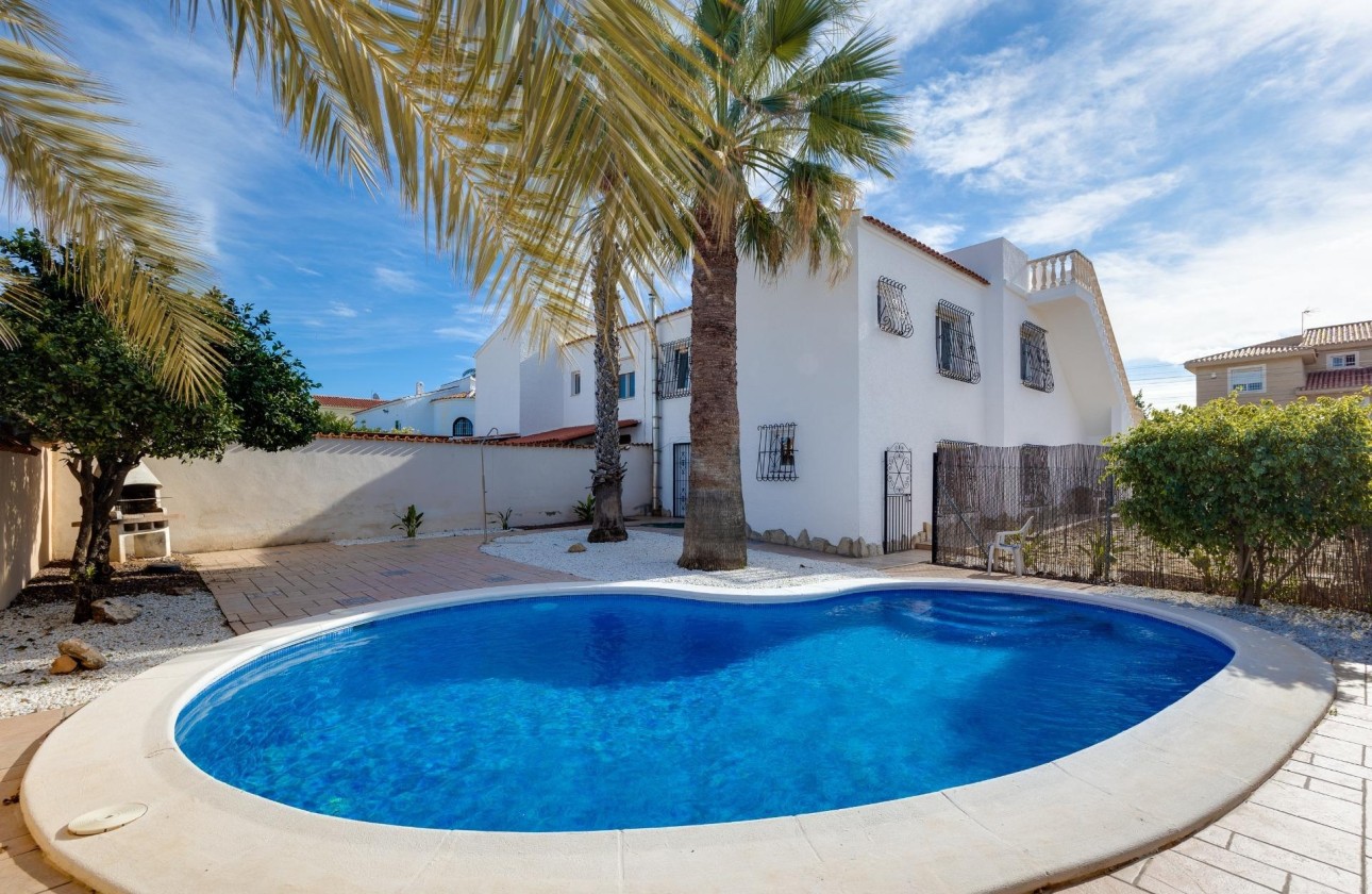 Herverkoop - Vrijstaande Villa -
Torrevieja - La Siesta - El Salado - Torreta