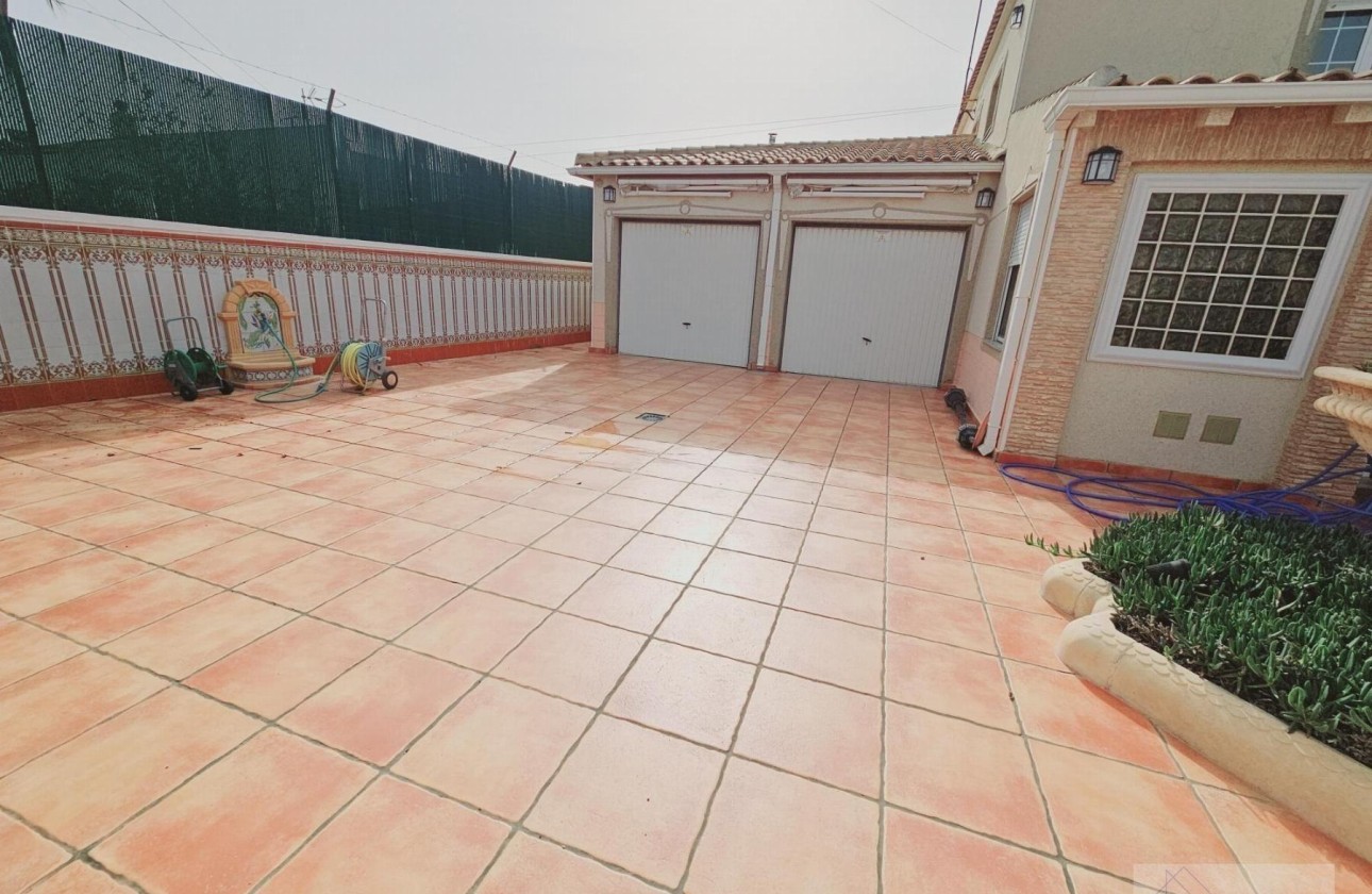 Herverkoop - Vrijstaande Villa -
Torrevieja - La Siesta - El Salado - Torreta