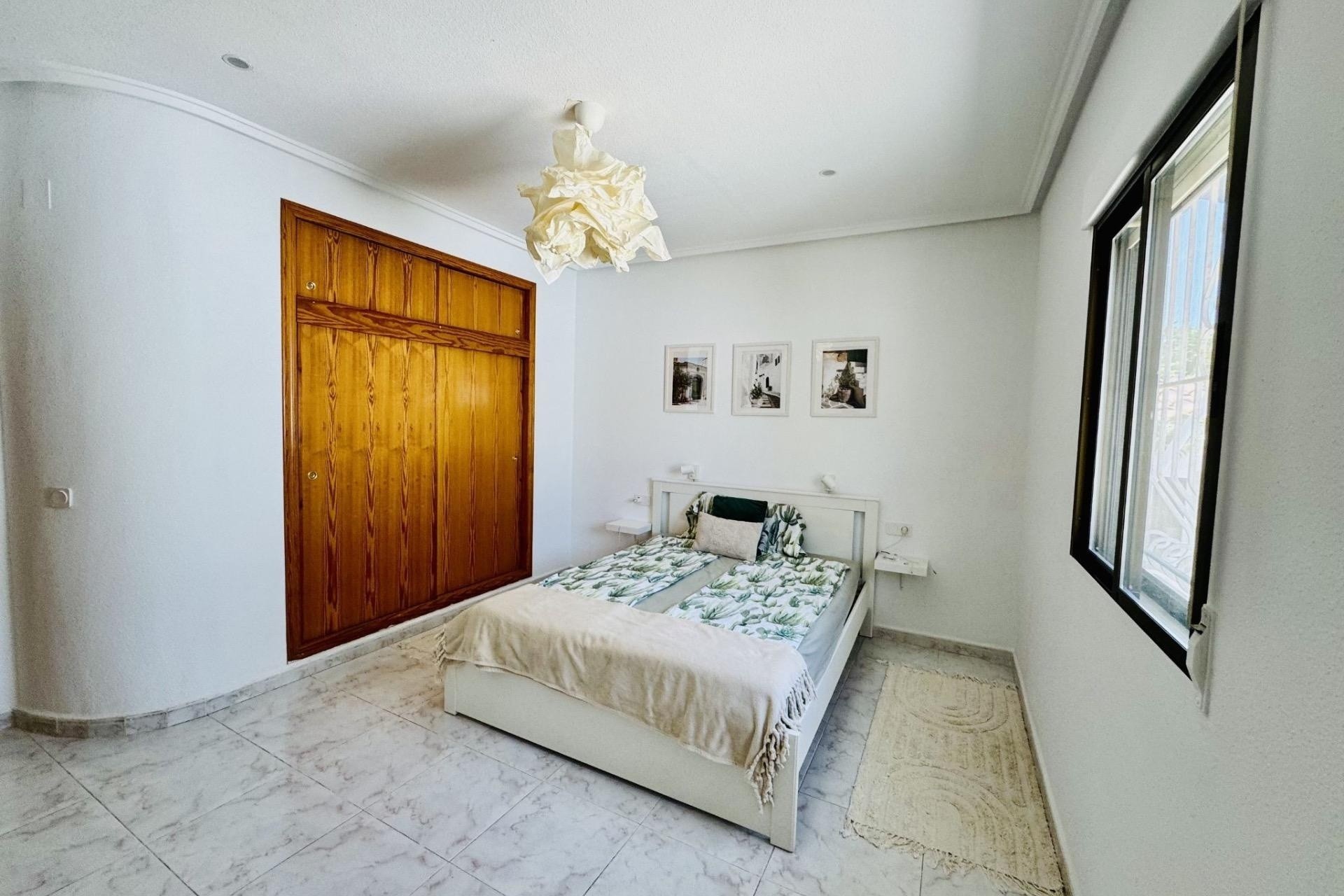 Herverkoop - Vrijstaande Villa -
Torrevieja - La Siesta - El Salado - Torreta