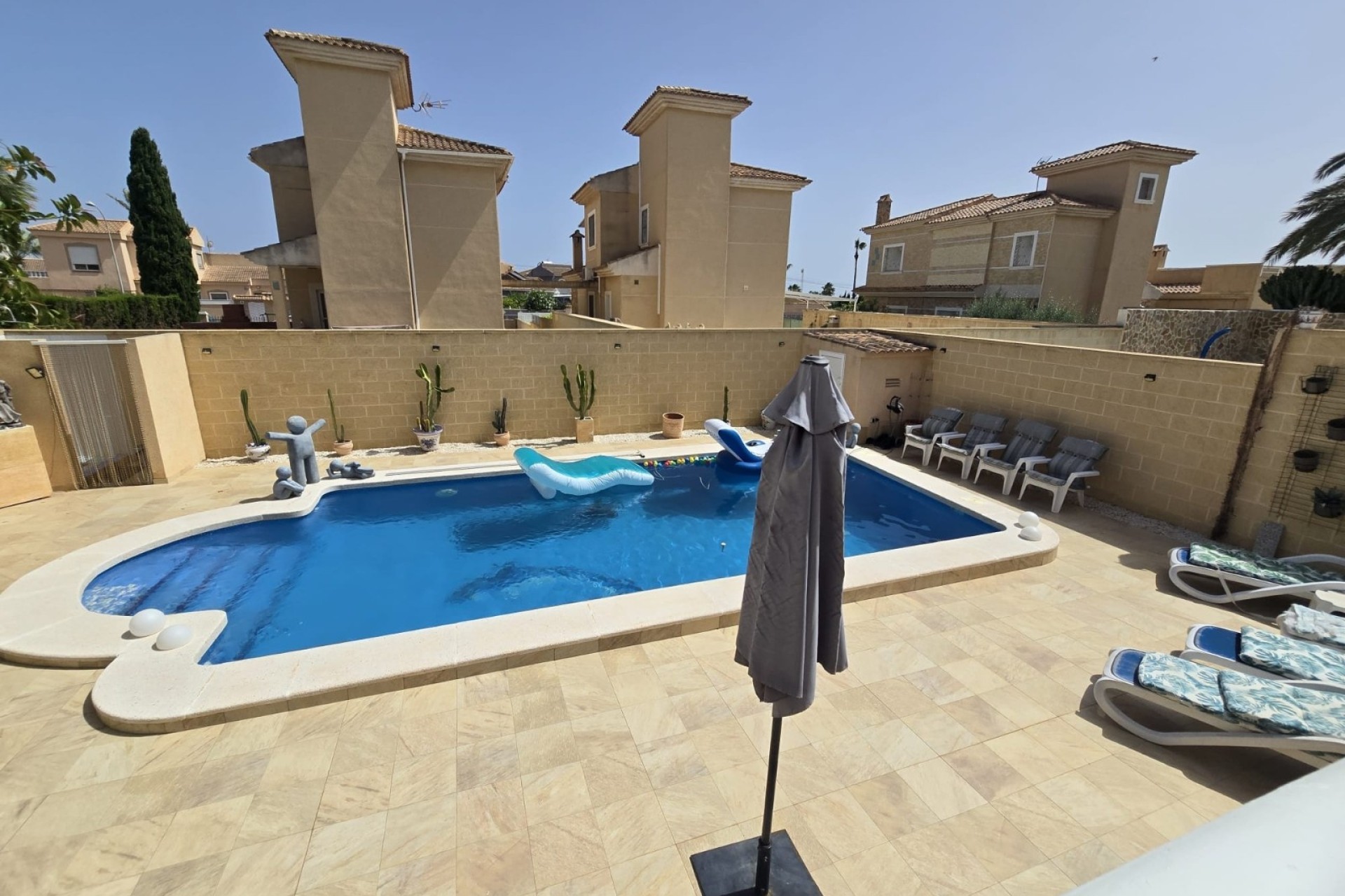 Herverkoop - Vrijstaande villa -
Torrevieja - La Siesta