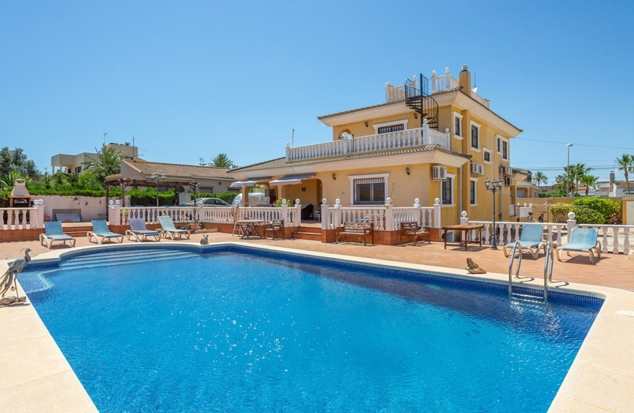 Herverkoop - Vrijstaande Villa -
Torrevieja - Los Balcones