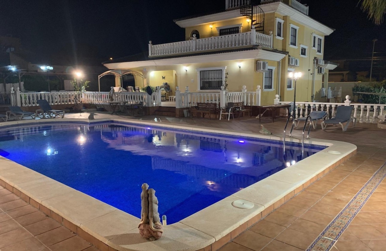 Herverkoop - Vrijstaande Villa -
Torrevieja - Los Balcones