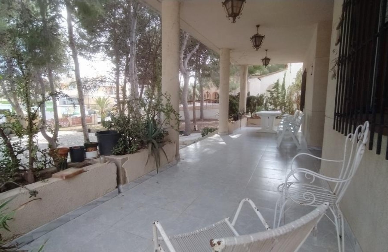 Herverkoop - Vrijstaande Villa -
Torrevieja - Los Balcones