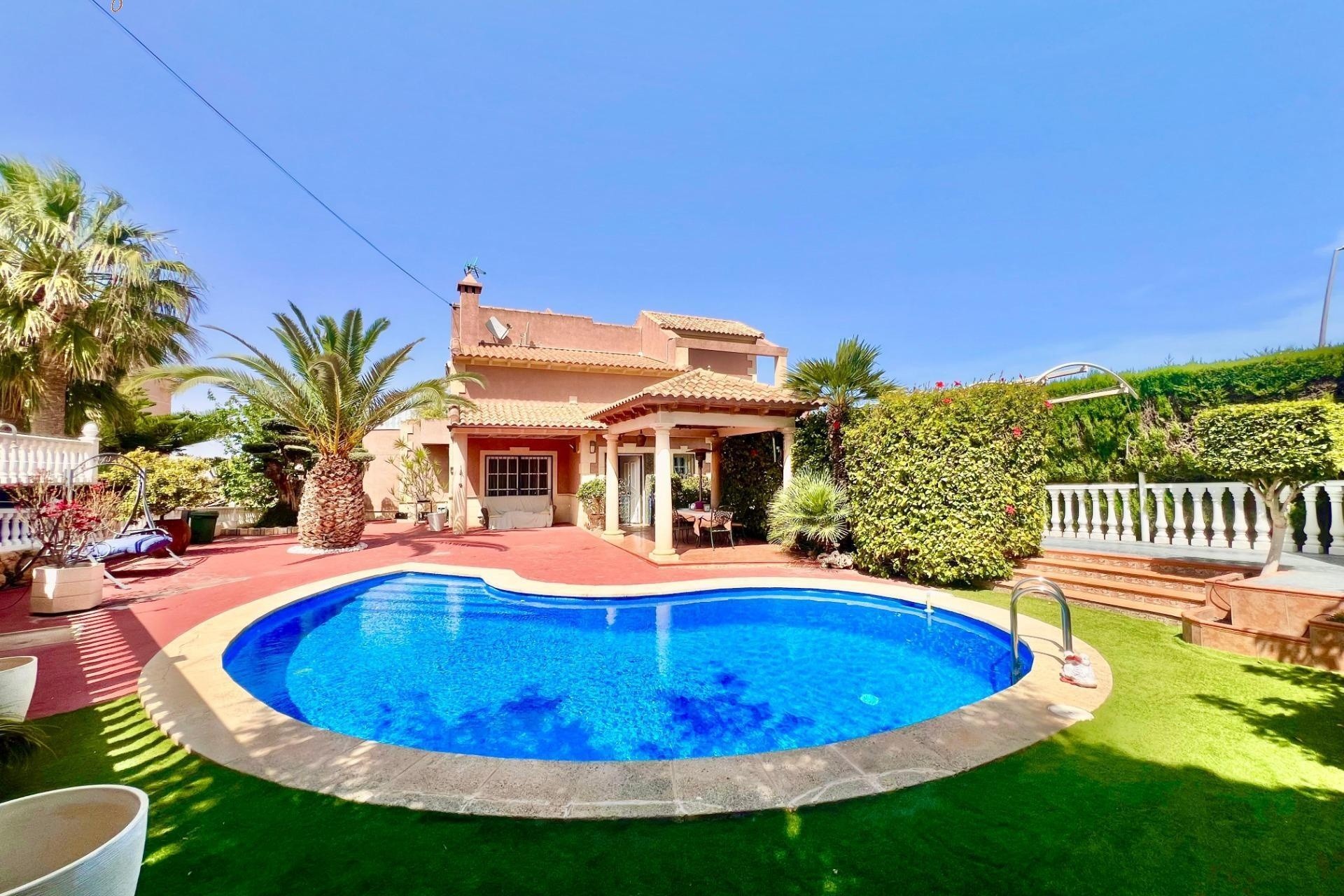 Herverkoop - Vrijstaande Villa -
Torrevieja - Los Balcones