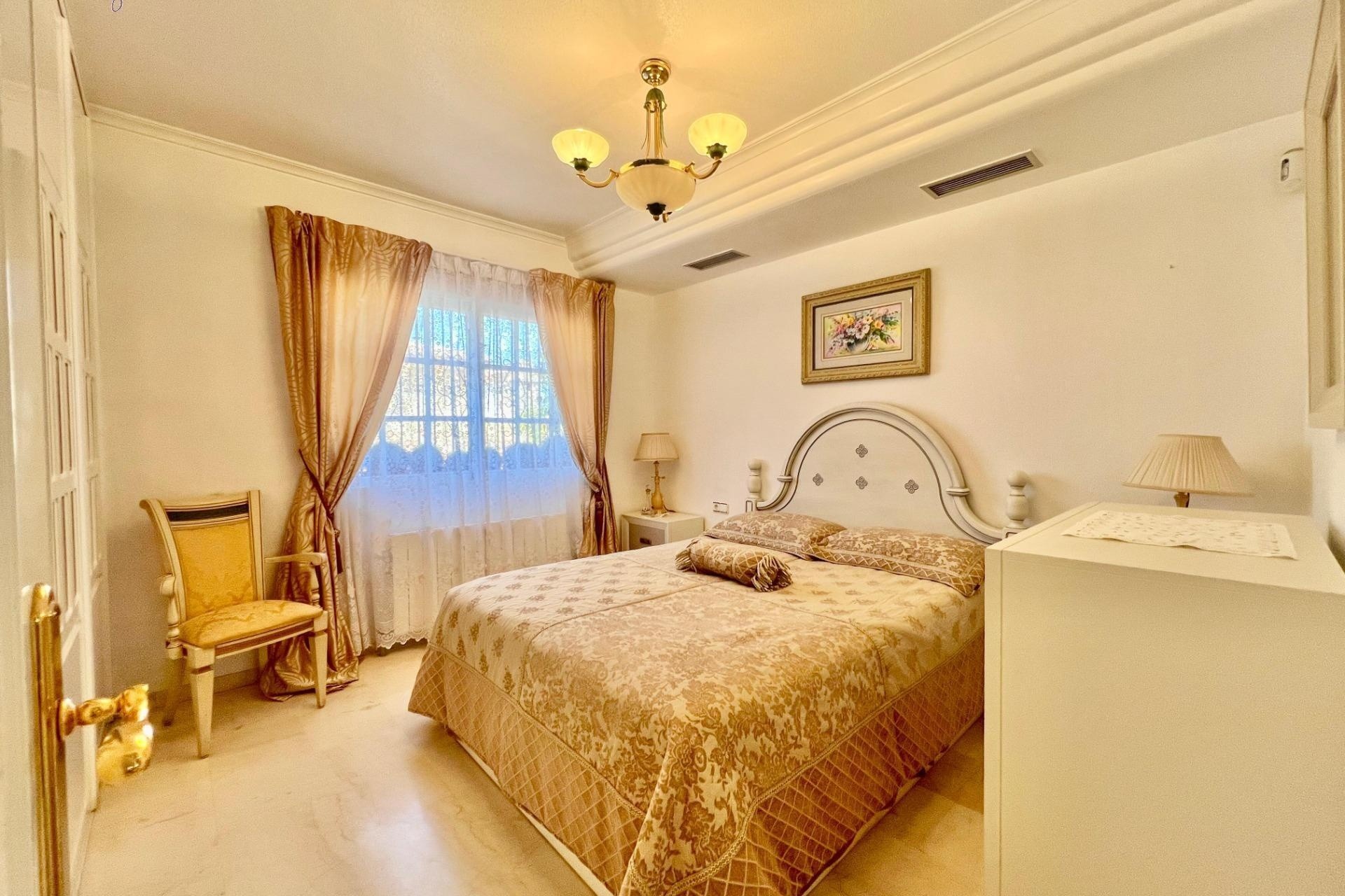 Herverkoop - Vrijstaande Villa -
Torrevieja - Los Balcones