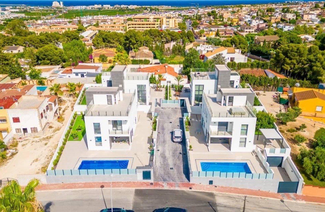 Herverkoop - Vrijstaande villa -
Torrevieja - Los Balcones