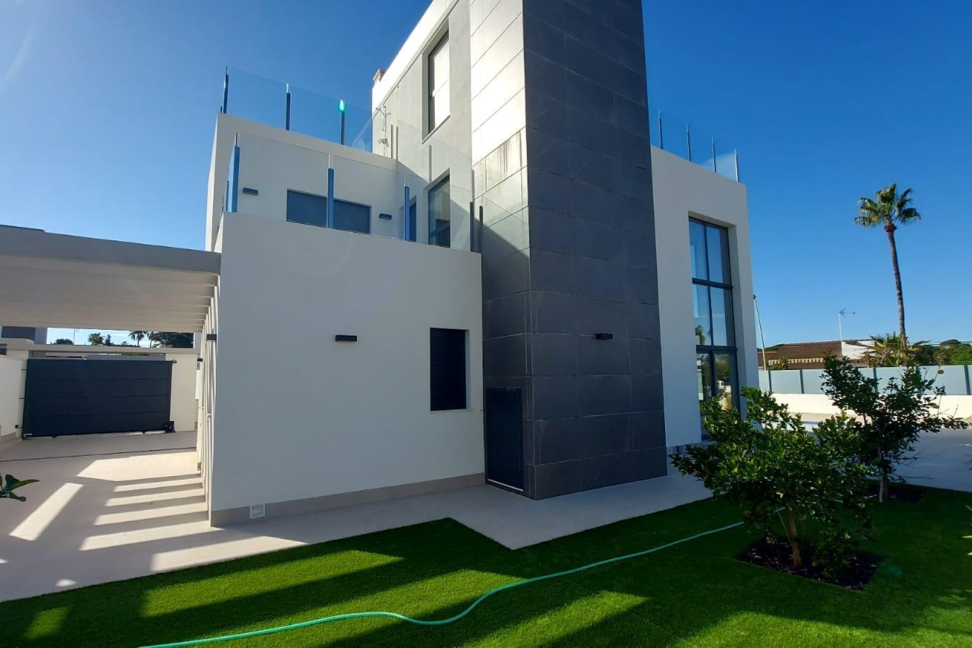 Herverkoop - Vrijstaande villa -
Torrevieja - Los Balcones