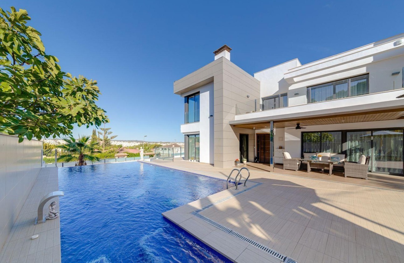 Herverkoop - Vrijstaande Villa -
Torrevieja - Los Balcones