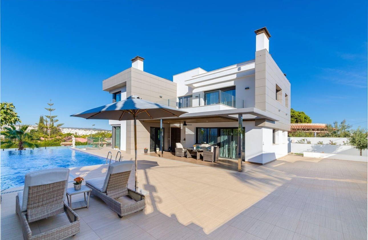 Herverkoop - Vrijstaande Villa -
Torrevieja - Los Balcones